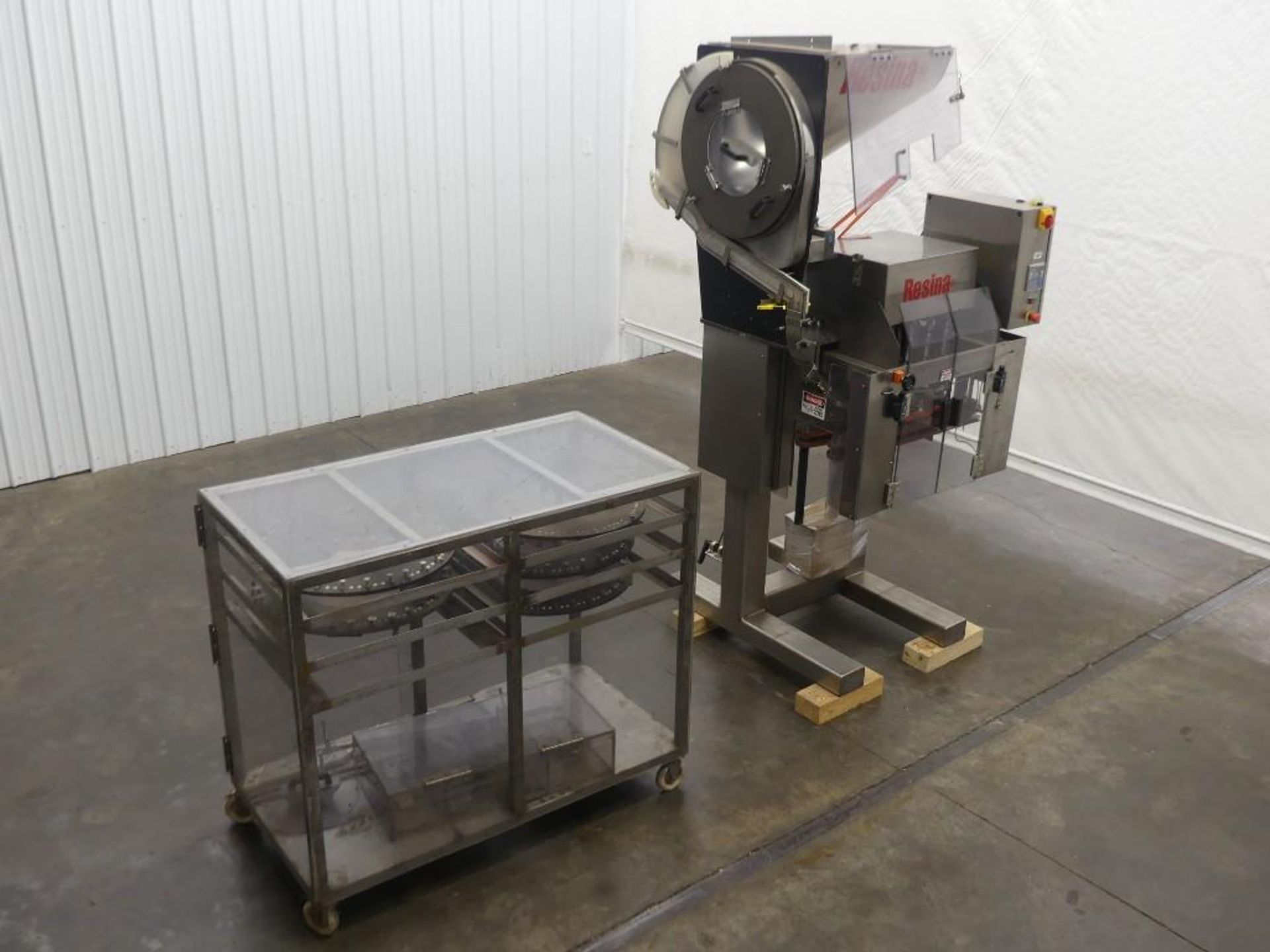 Resina NRC40 8 Head Inline Spindle Capper with Cap Hopper and Dual Gripper Belts - Image 2 of 46
