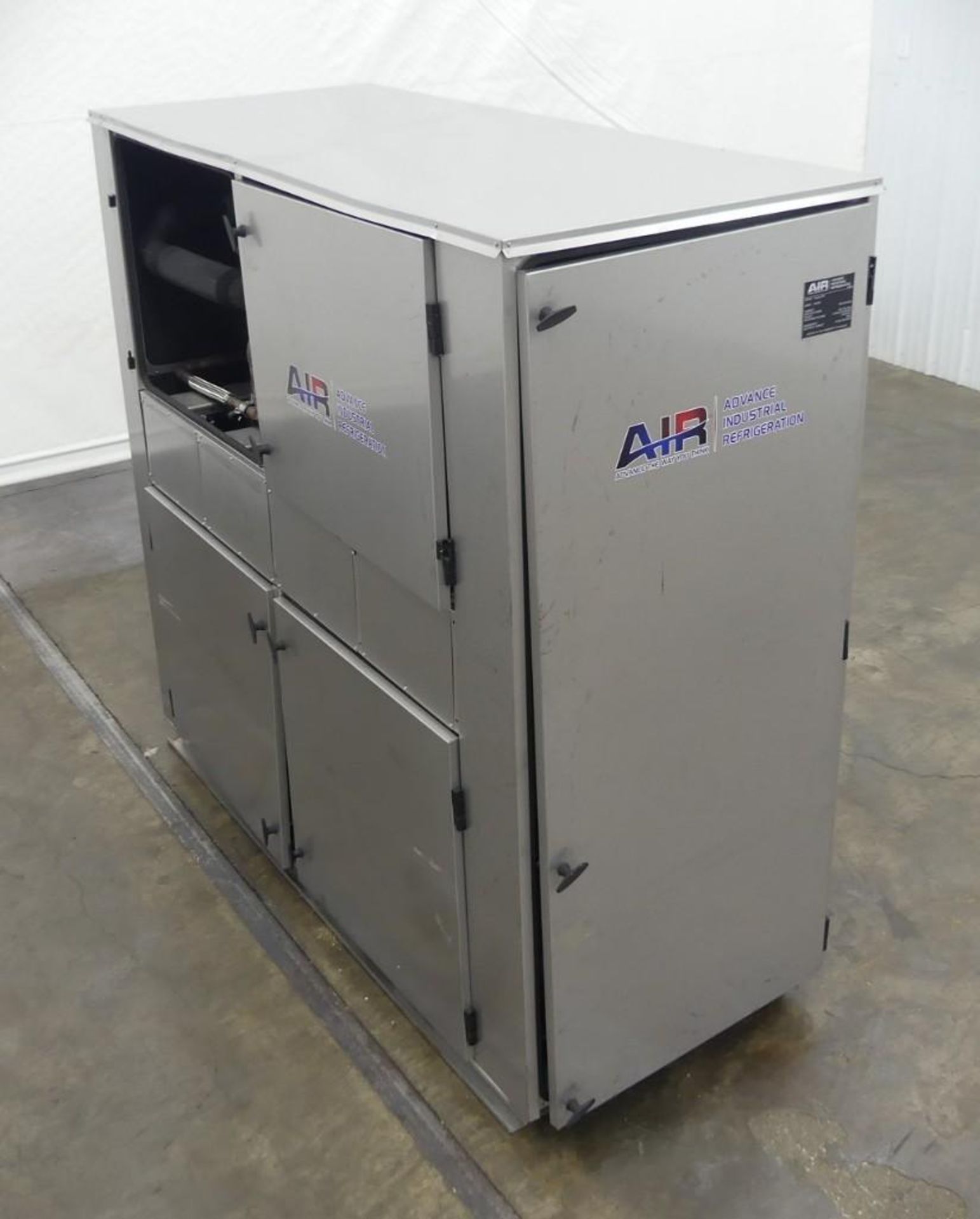 AIR Custom CPW Chiller - Image 5 of 52