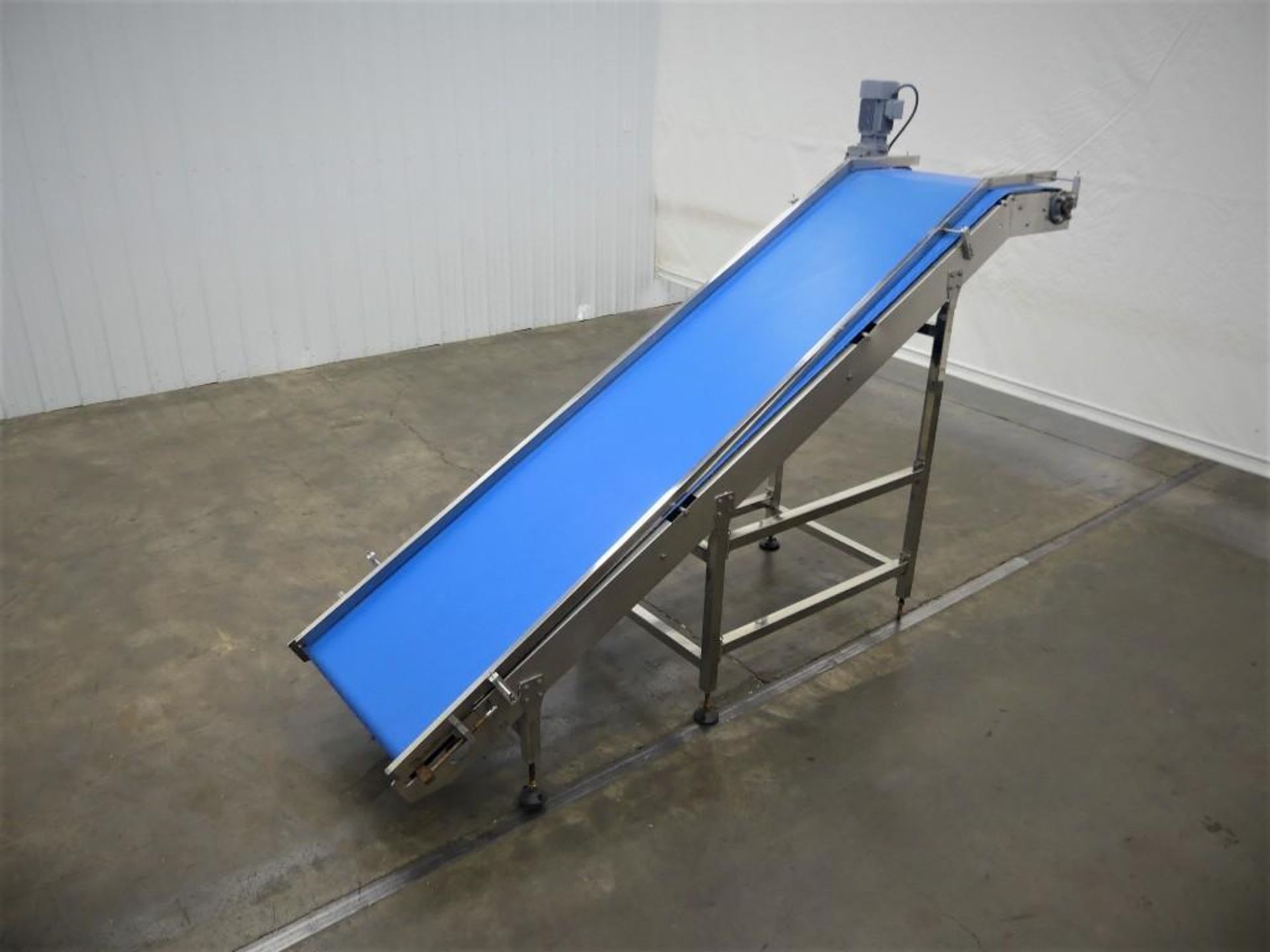 142.5" L by 33" W Blue Belt Incline Conveyor - Image 2 of 7