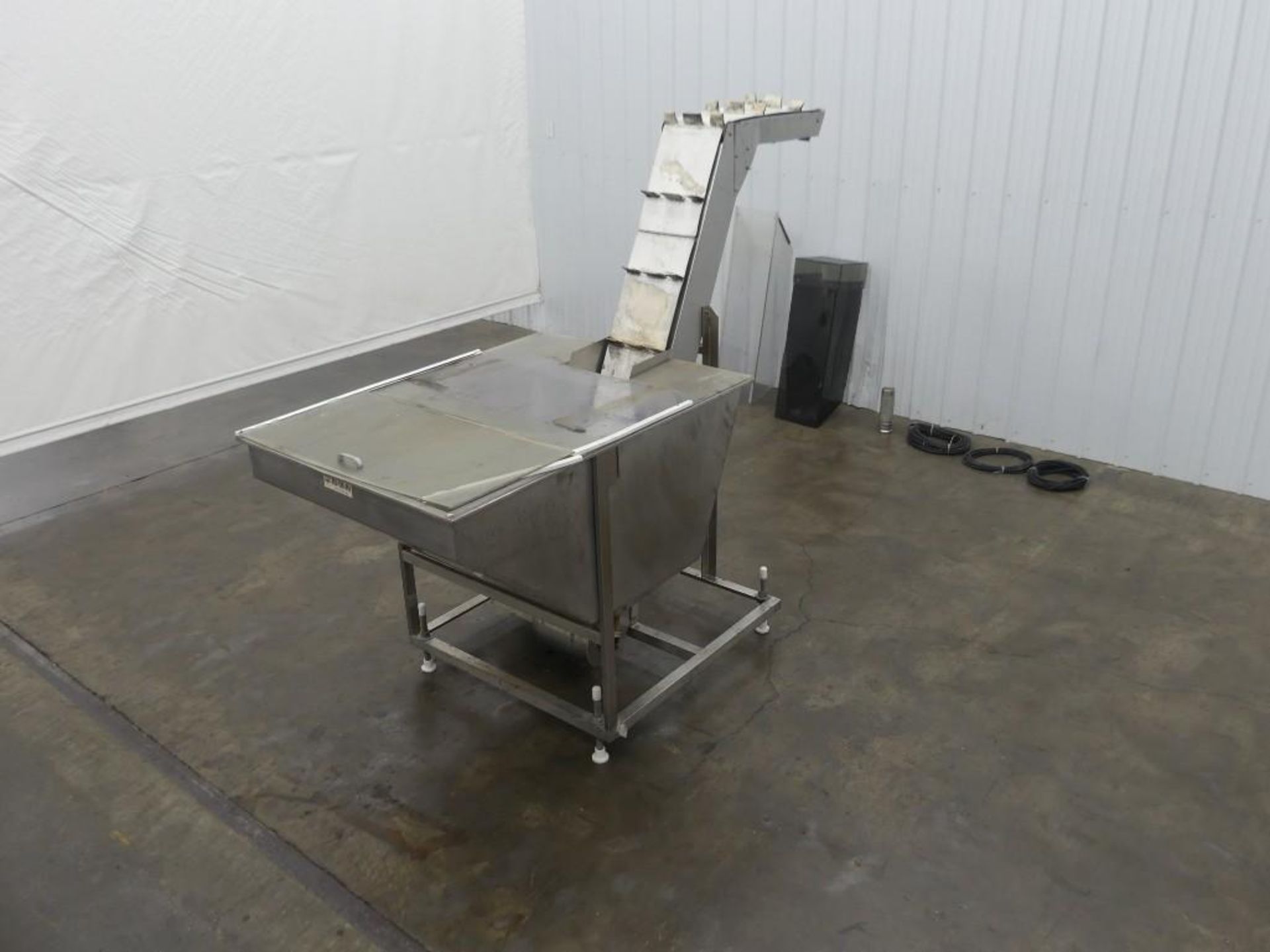 Stainless Steel Hopper with Elevating Conveyor - Image 2 of 16
