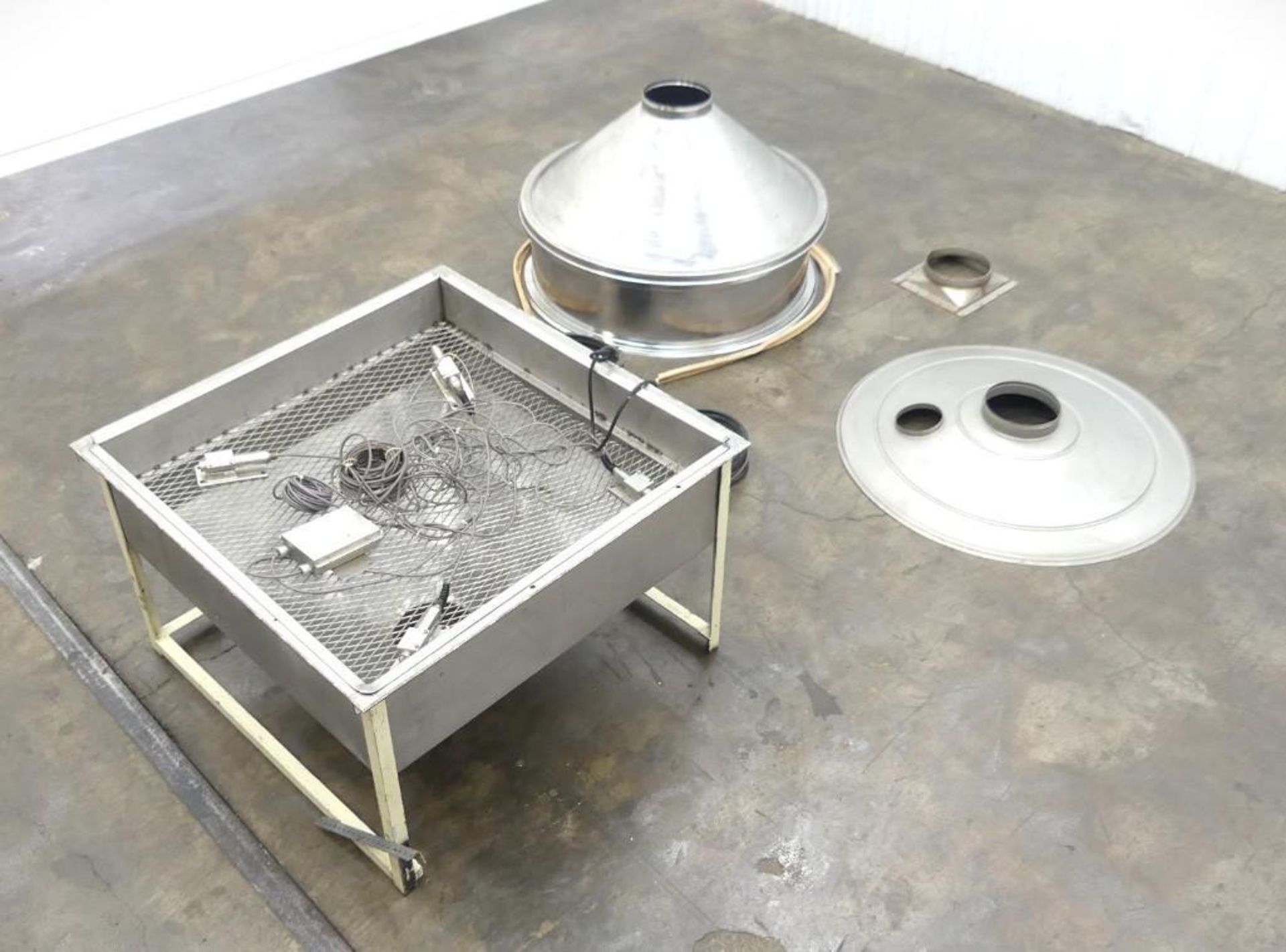 Vibratory Bowl Sifter - Image 3 of 17