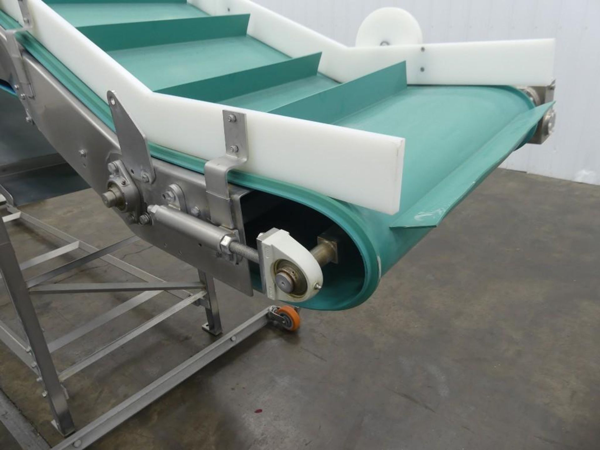 Power Belt Systems 18' L by 24" W Cleated Decline Conveyor - Image 10 of 20