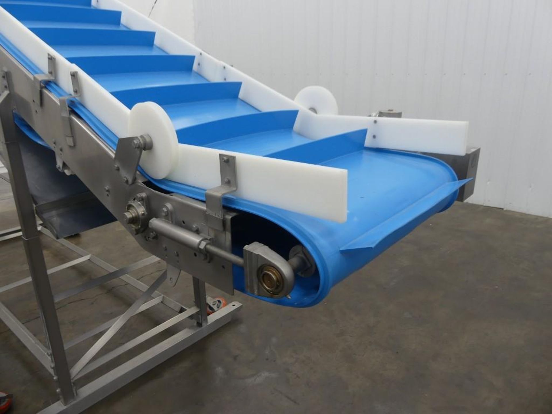 Power Belt Systems 18' L by 28" W Cleated Decline Conveyor - Image 14 of 20
