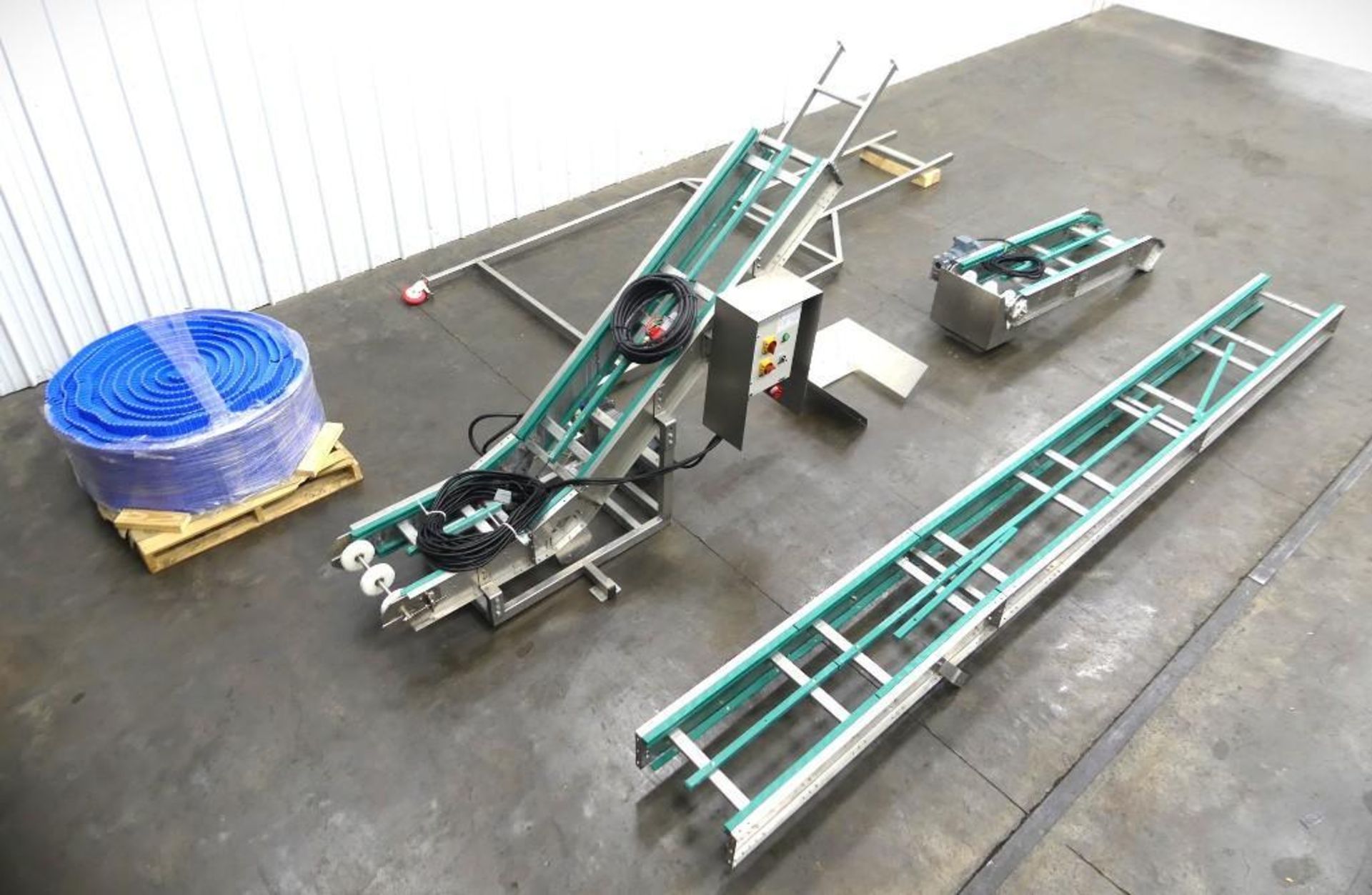 Plan It Packaging Inc. Conveyor Cleated Blue Belt Incline Conveyor - Image 2 of 28