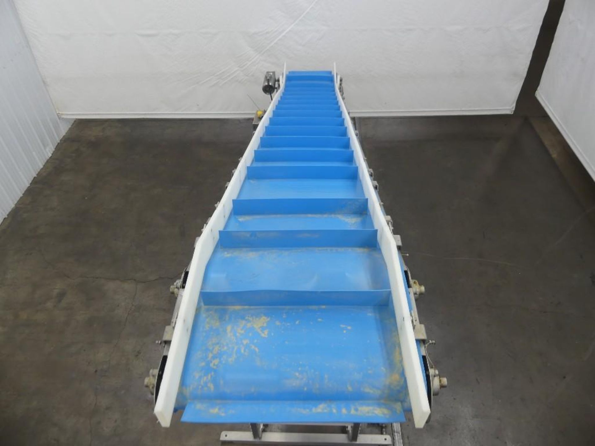 Power Belt Systems 18' L by 28" W Cleated Decline Conveyor - Image 12 of 20