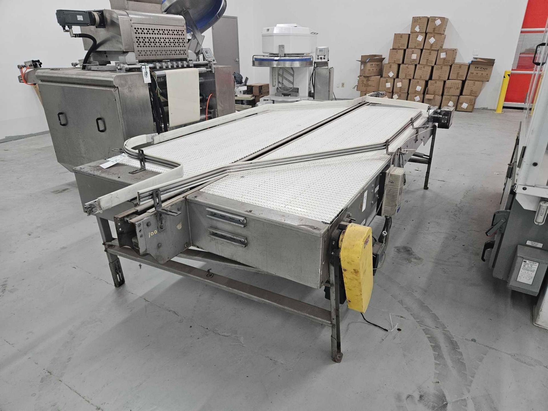 Large Accumulation Table Conveyor - Image 3 of 12