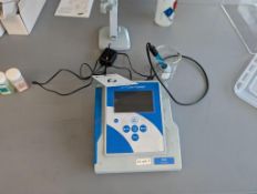 Cole Parmer P200 pH/mV Meter