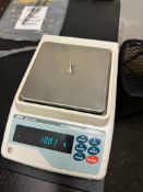 A&D GF-6000 Precision Lab Balance, Compact Jewelry Scale 6100gX0.1g, TESTED