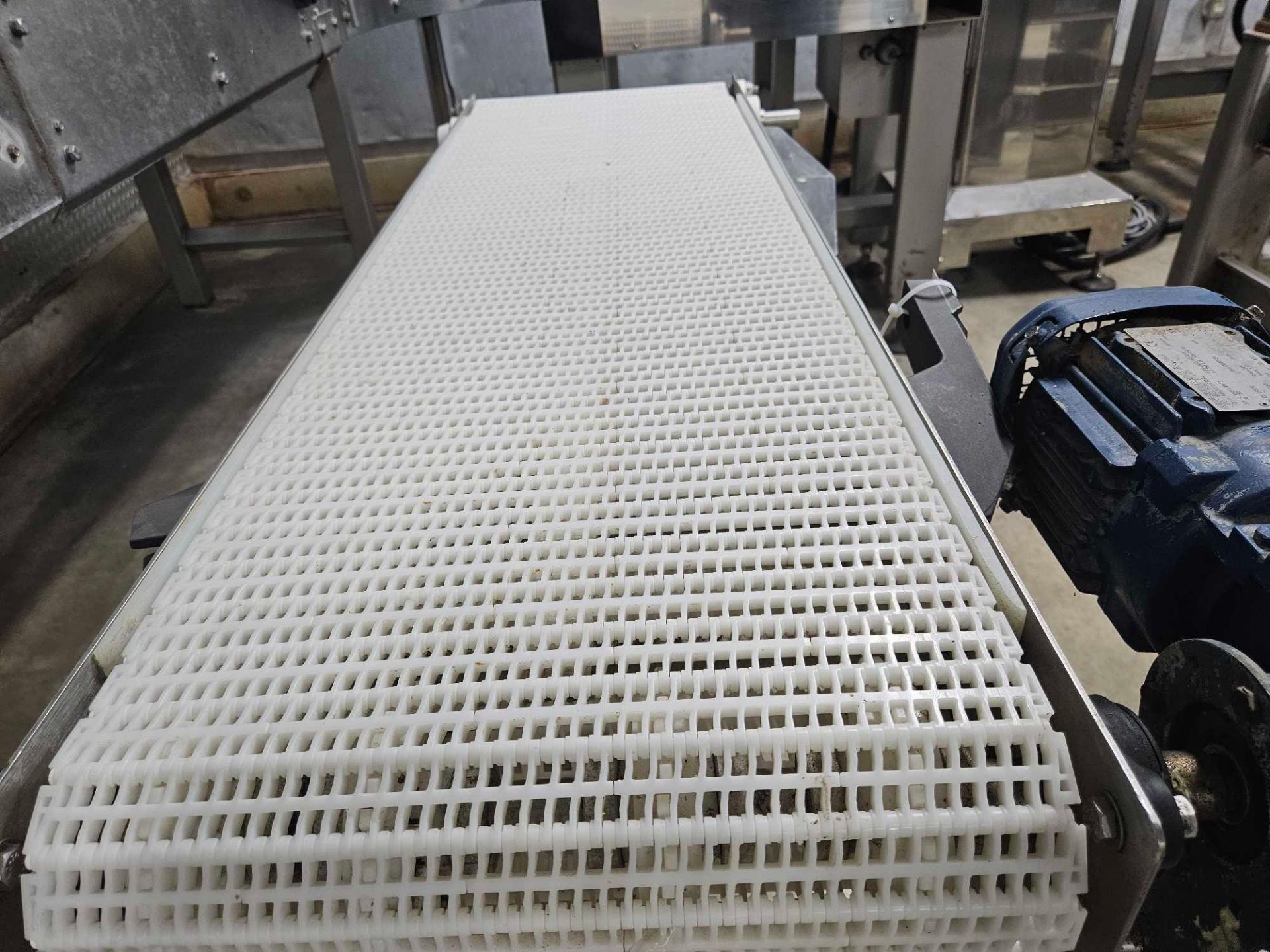 51" L x 28" W Motorized Mesh Top Conveyor - Image 4 of 4