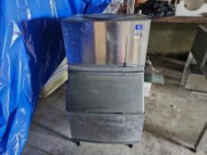 Manitowoc SY0304A Ice Maker & S400 Ice Storage Chest