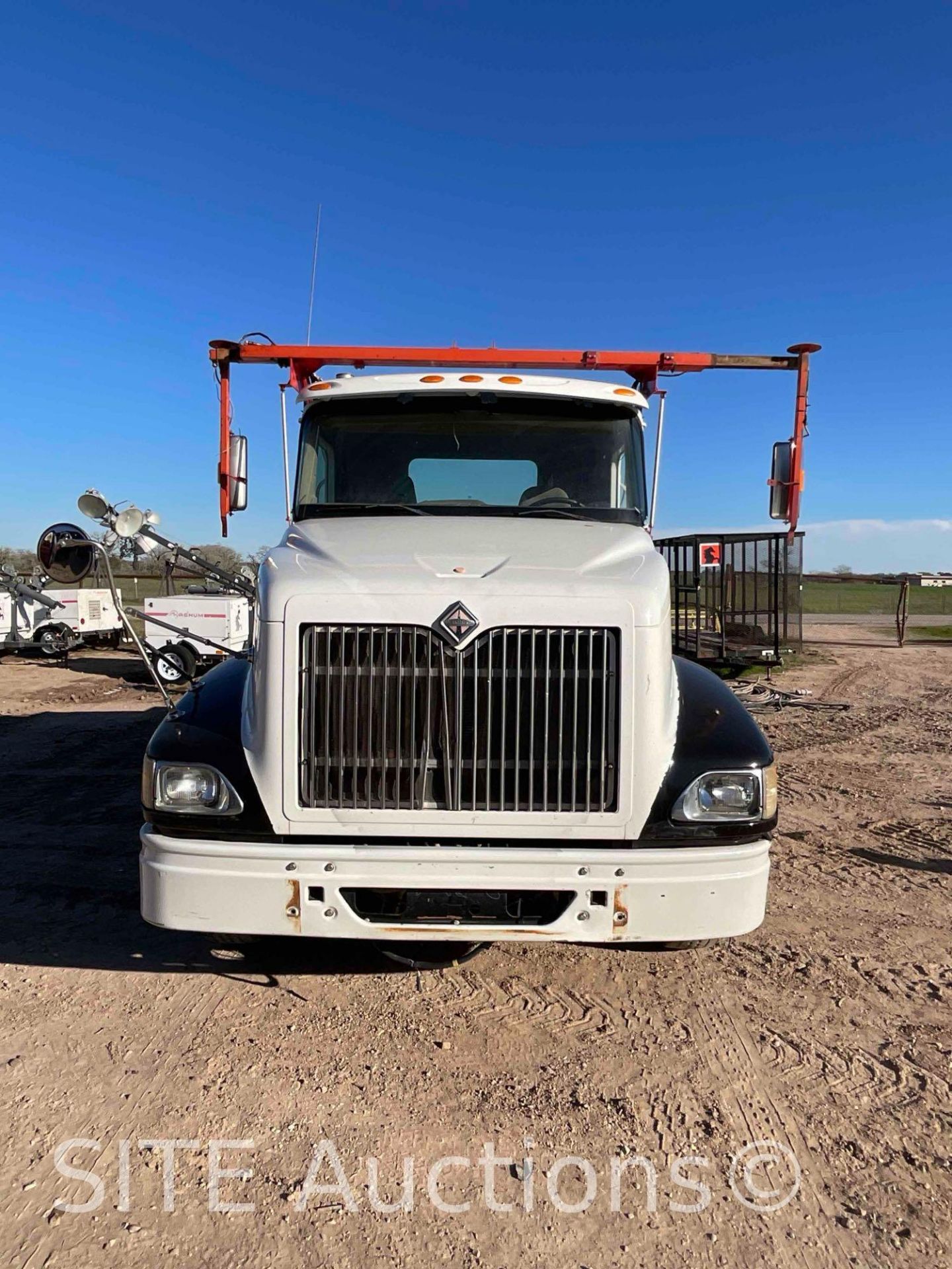 2007 International 9200i S/A Toter Truck