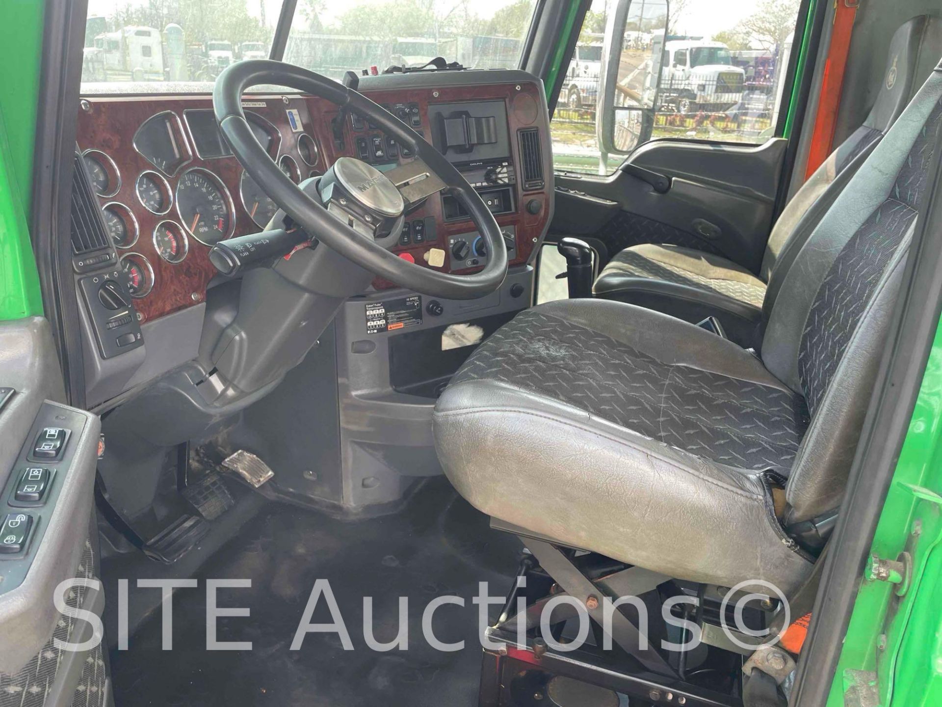 2012 Mack CXU613 T/A Daycab Truck Tractor - Image 16 of 19