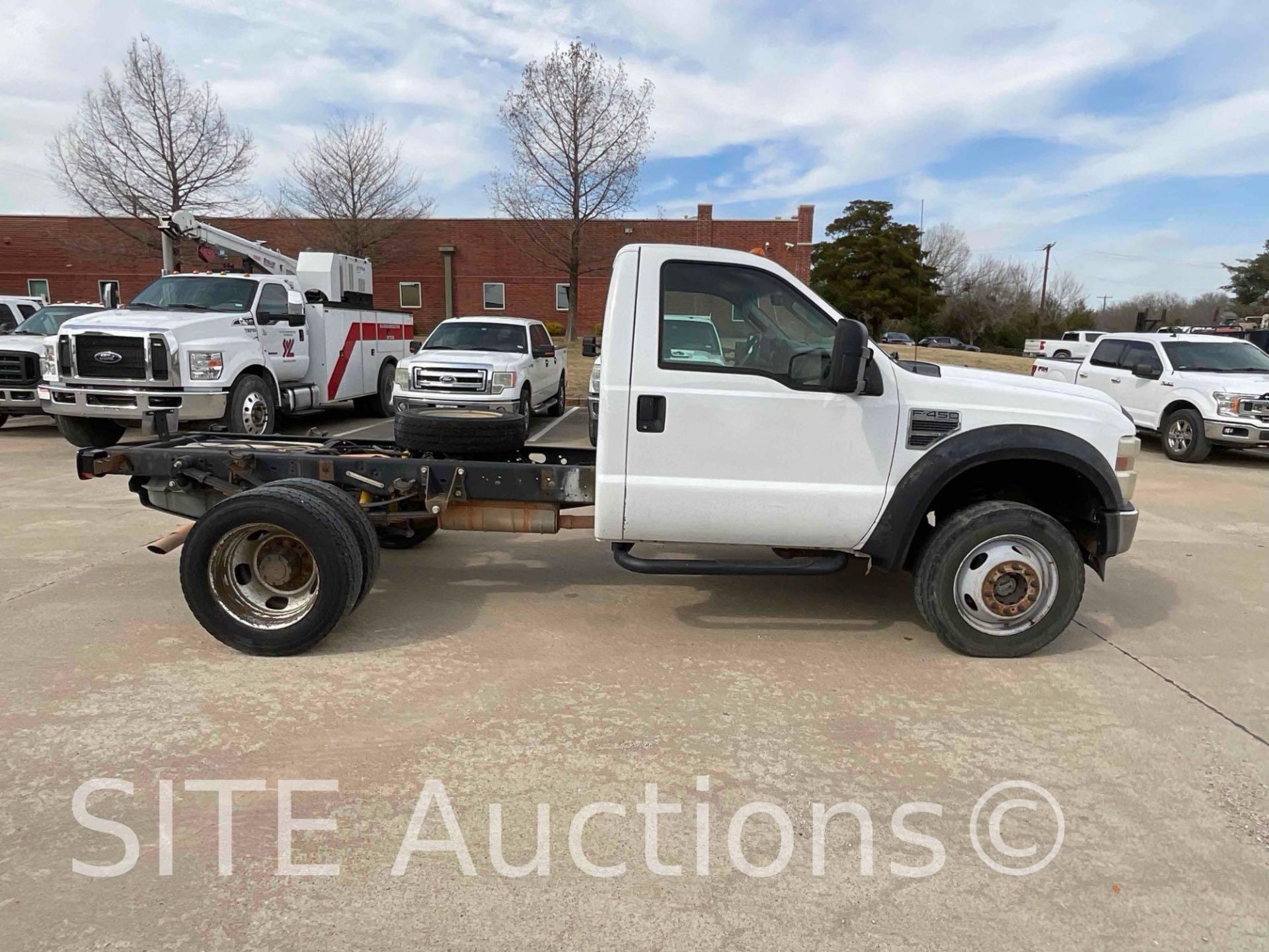 2010 Ford F450 SD Cab & Chassis Truck - Image 4 of 20