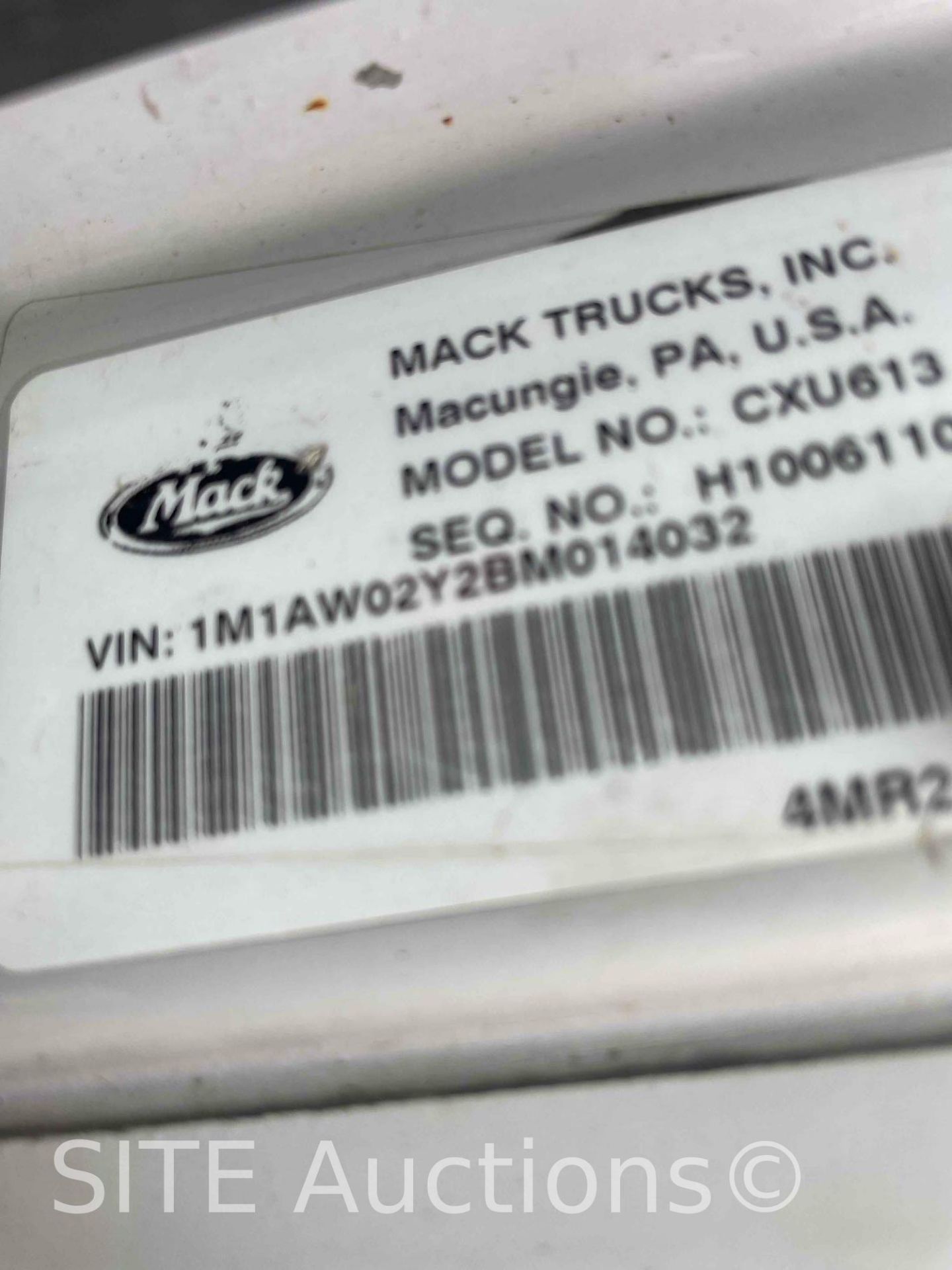 2011 Mack CXU613 T/A Dump Truck - Image 9 of 15