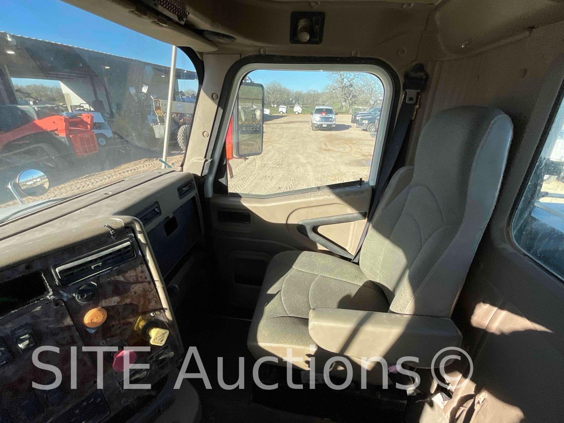 2007 International 9200i S/A Toter Truck - Image 24 of 27