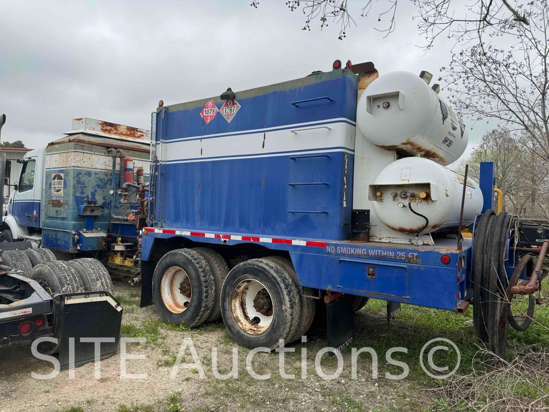 2005 Volvo VHD T/A Hot Oil Truck - Image 3 of 25