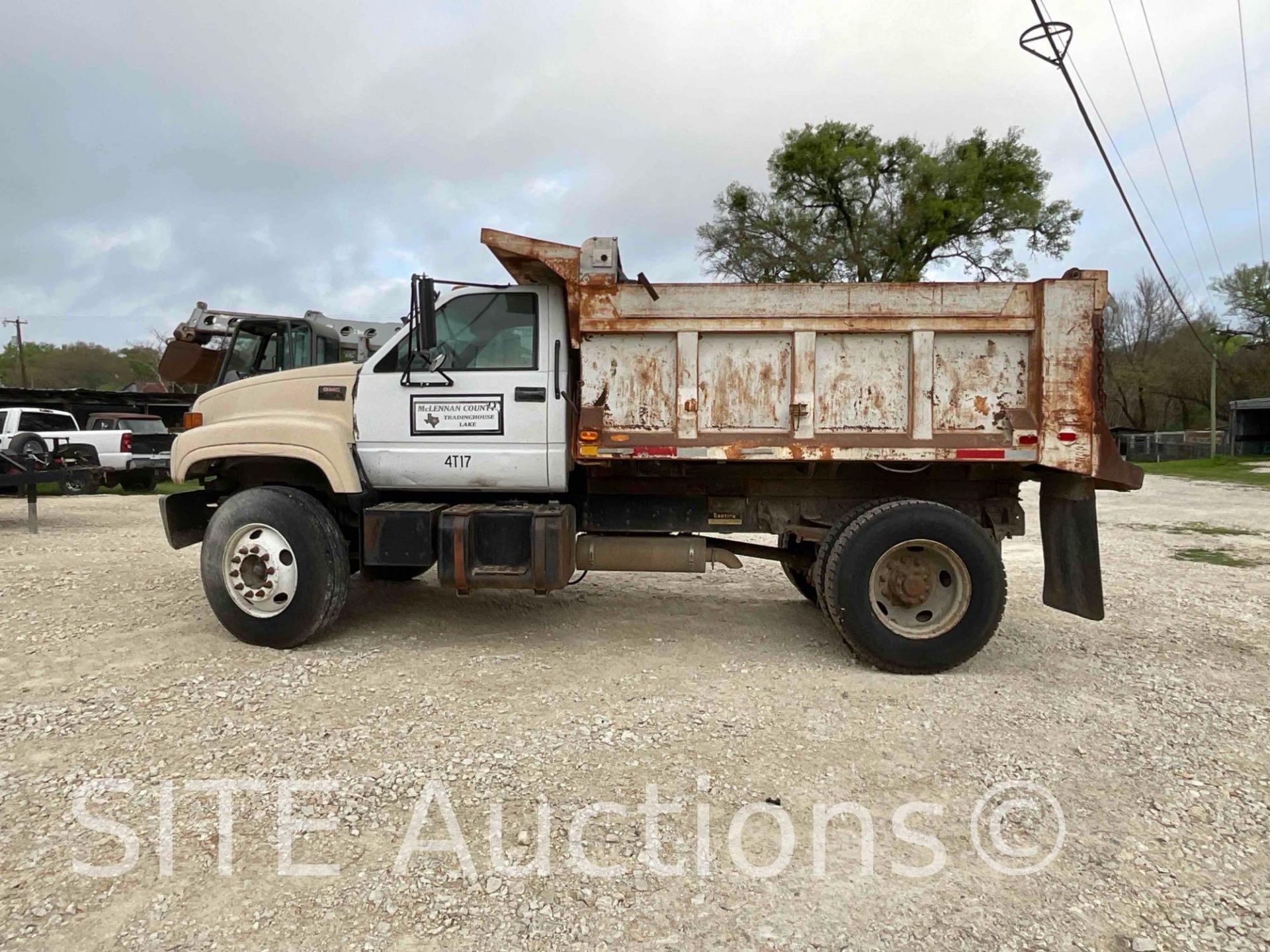 GMC S/A Dump Truck - Image 8 of 22