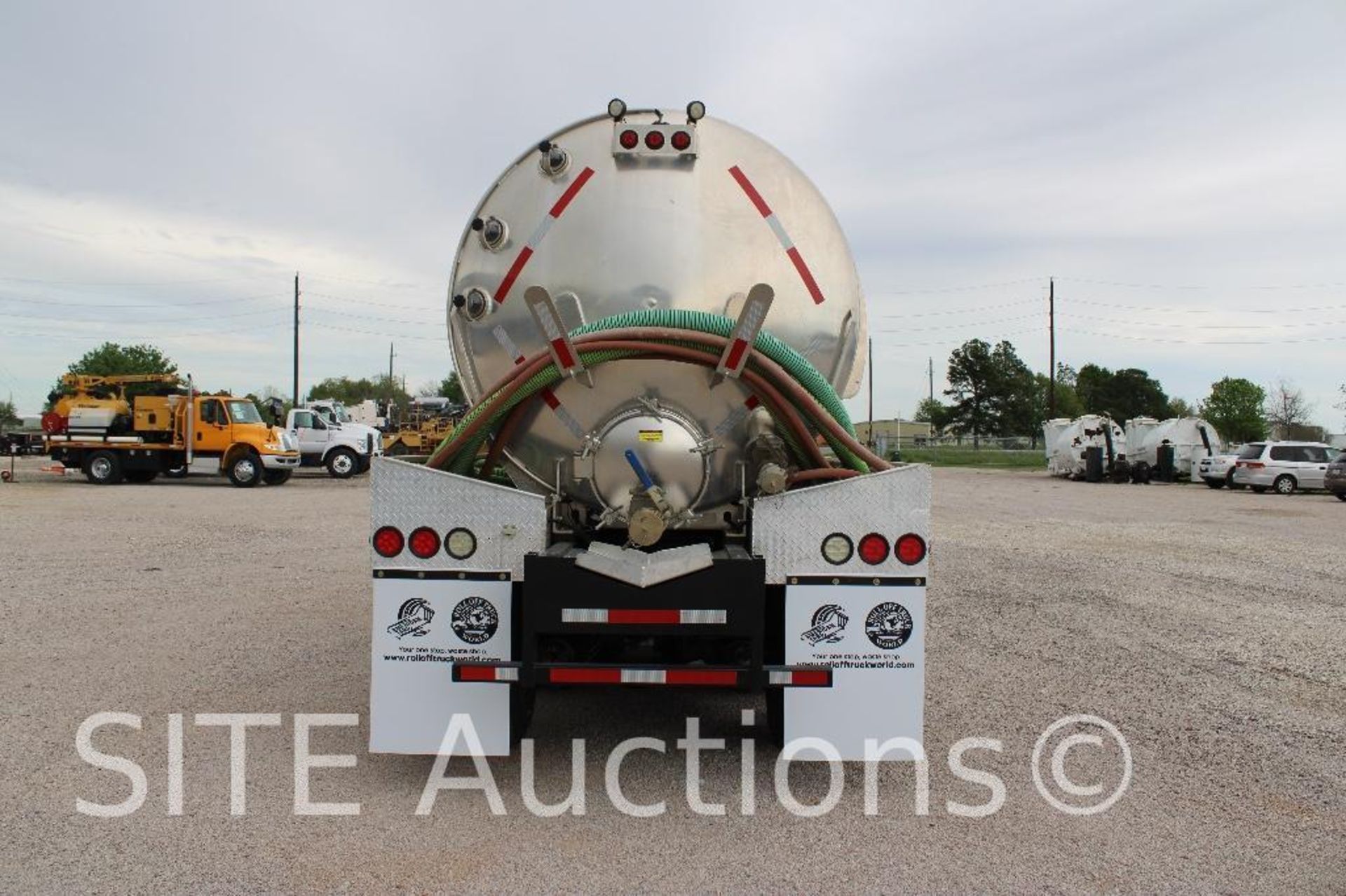 2014 Peterbilt 365 T/A Vacuum Truck - Image 4 of 9