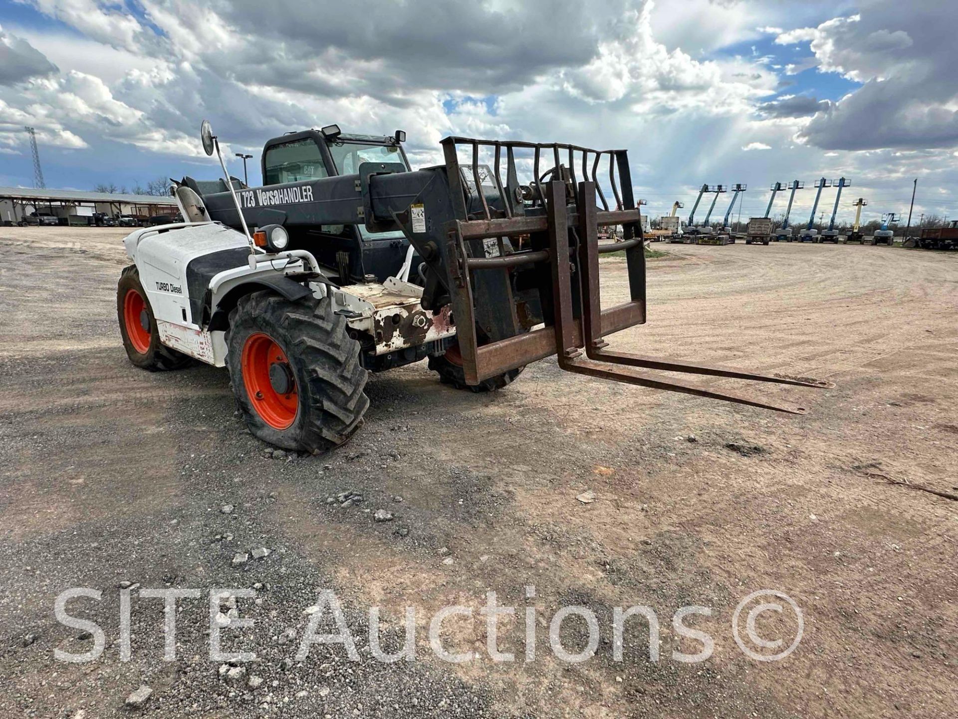 2006 Bobcat V723 VersaHandler 4x4x4 Telescopic Forklift - Image 3 of 23