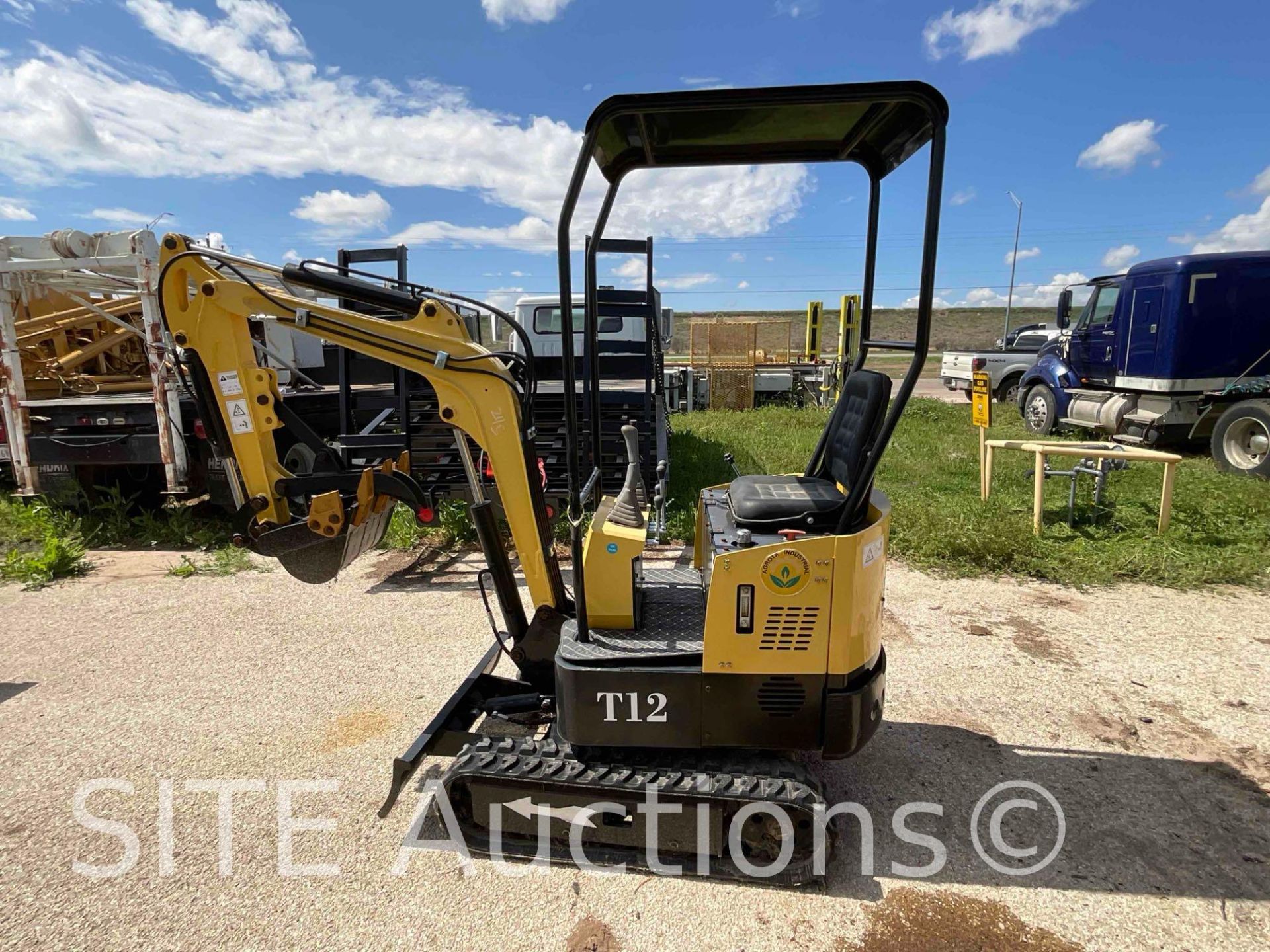 2022 Agrotk YM12 Mini Excavator - Image 4 of 16