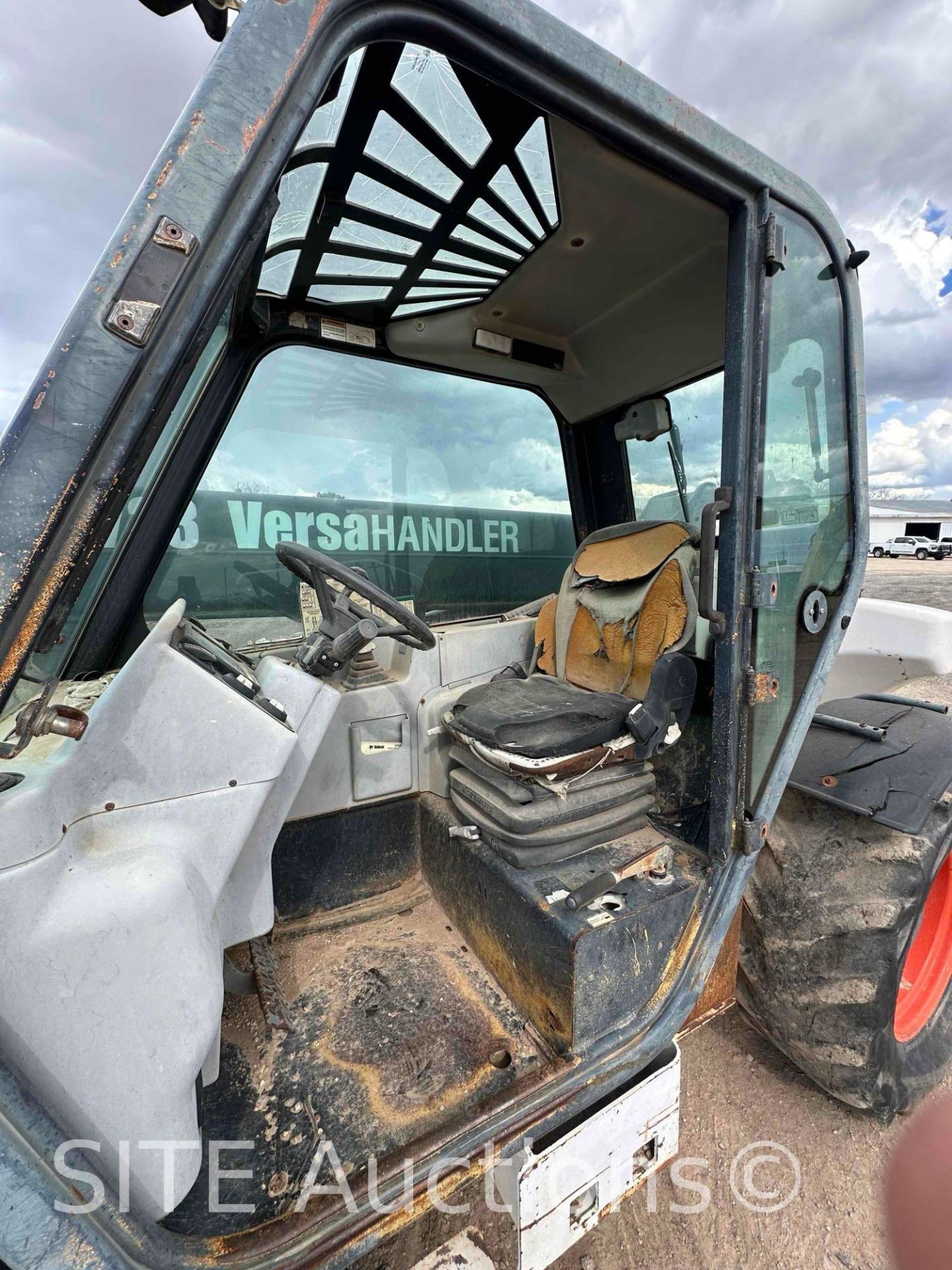 2006 Bobcat V723 VersaHandler 4x4x4 Telescopic Forklift - Image 17 of 23