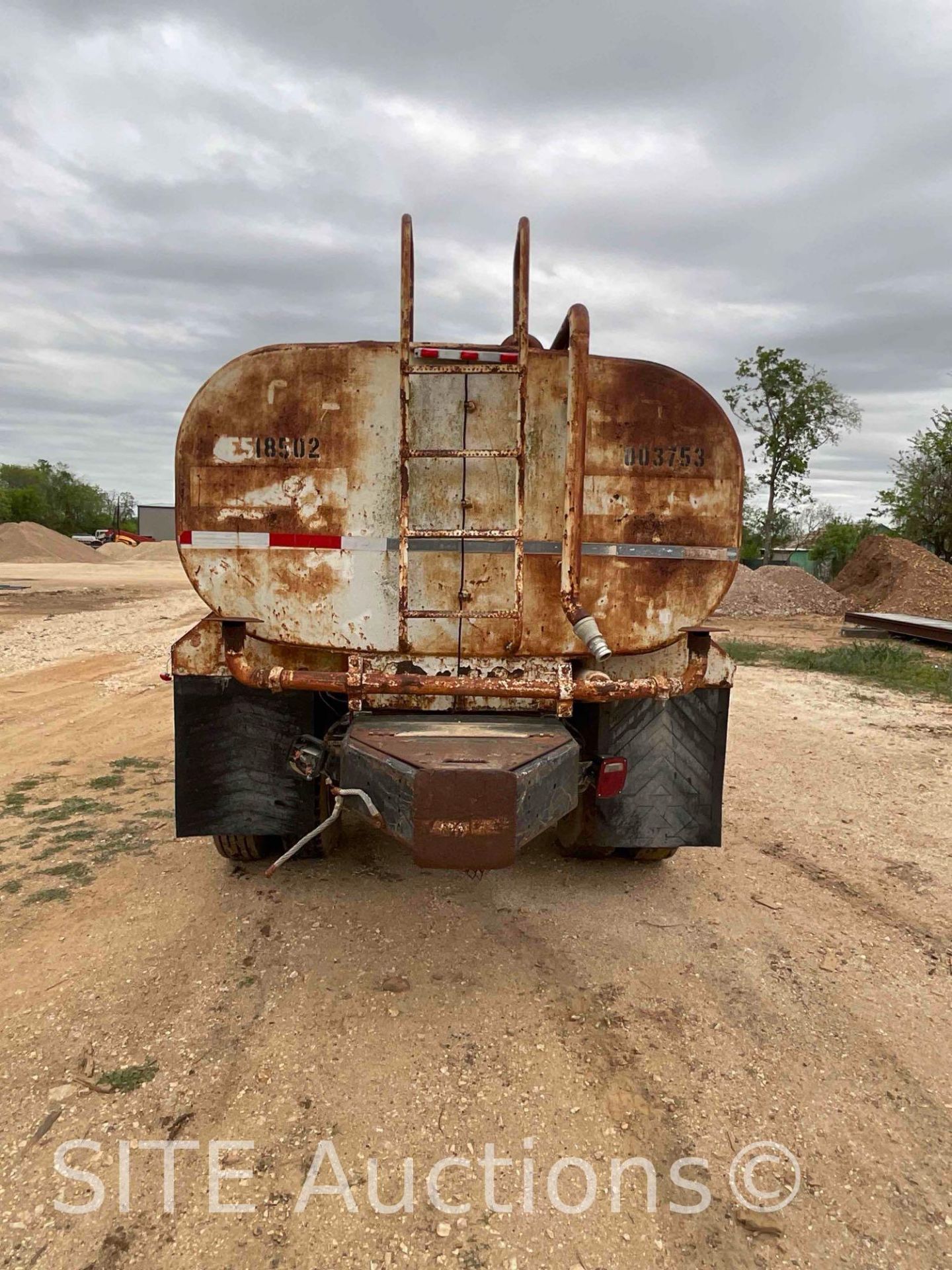 2004 Chevrolet C7500 S/A Water Truck - Image 4 of 23