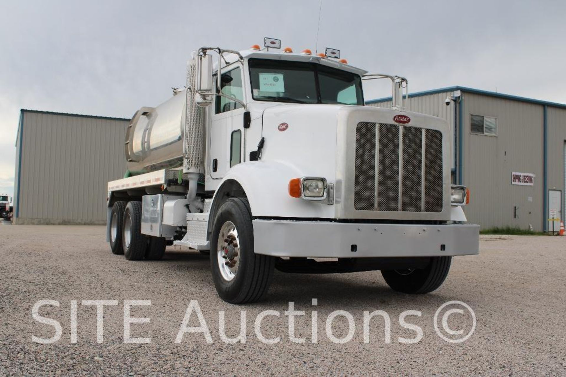 2014 Peterbilt 365 T/A Vacuum Truck - Image 8 of 9