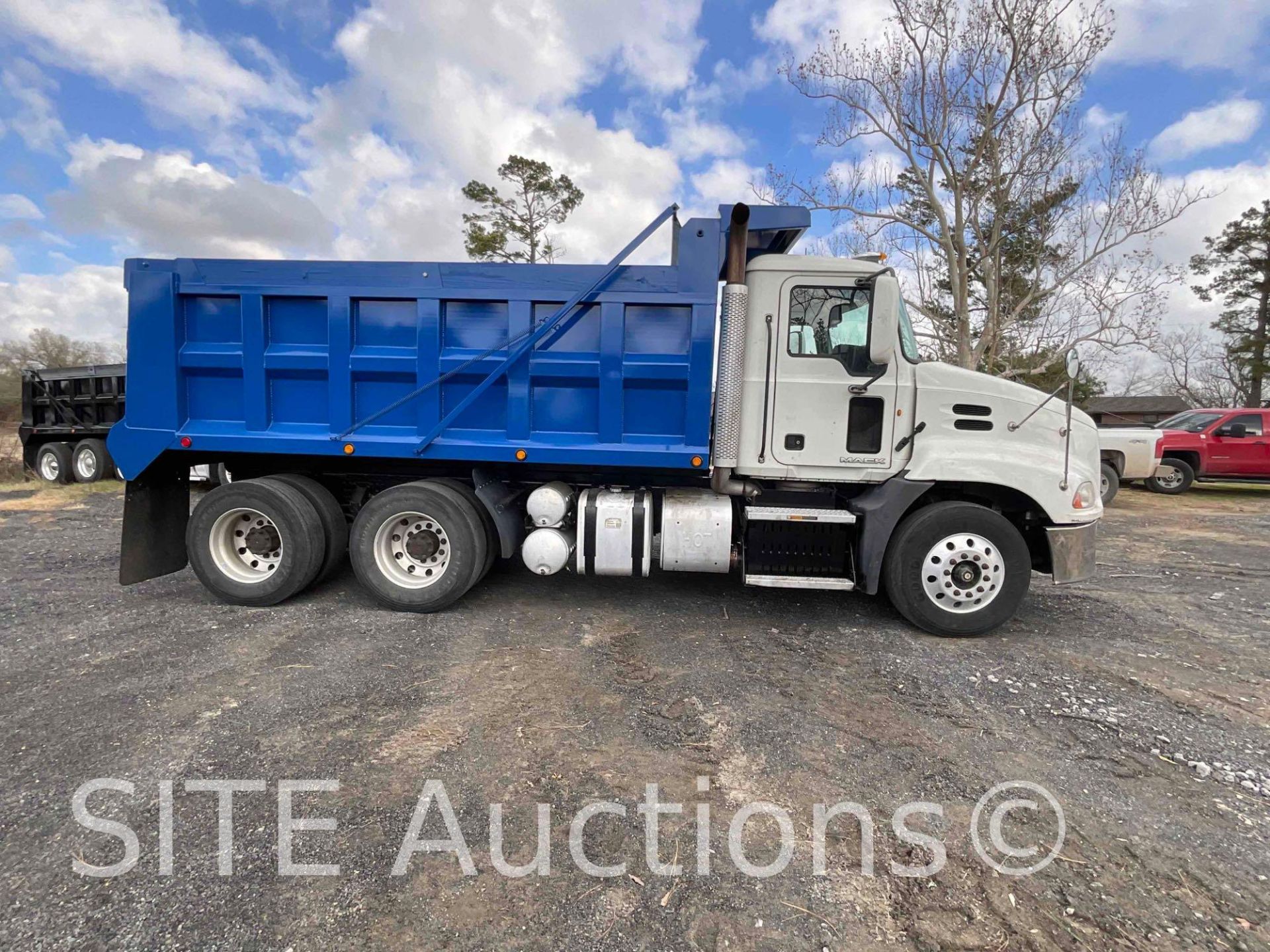 2011 Mack CXU613 T/A Dump Truck - Image 4 of 30