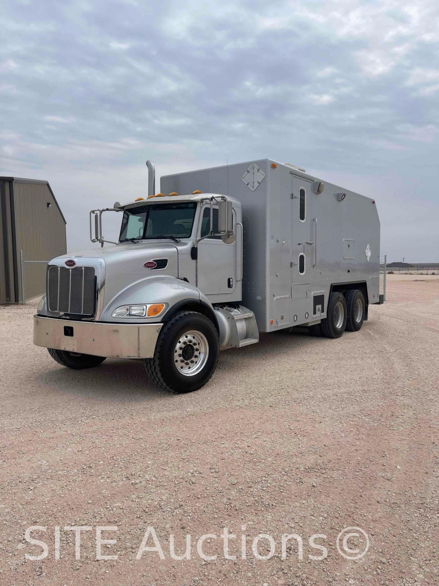 2006 Peterbilt 335 T/A Wireline Truck