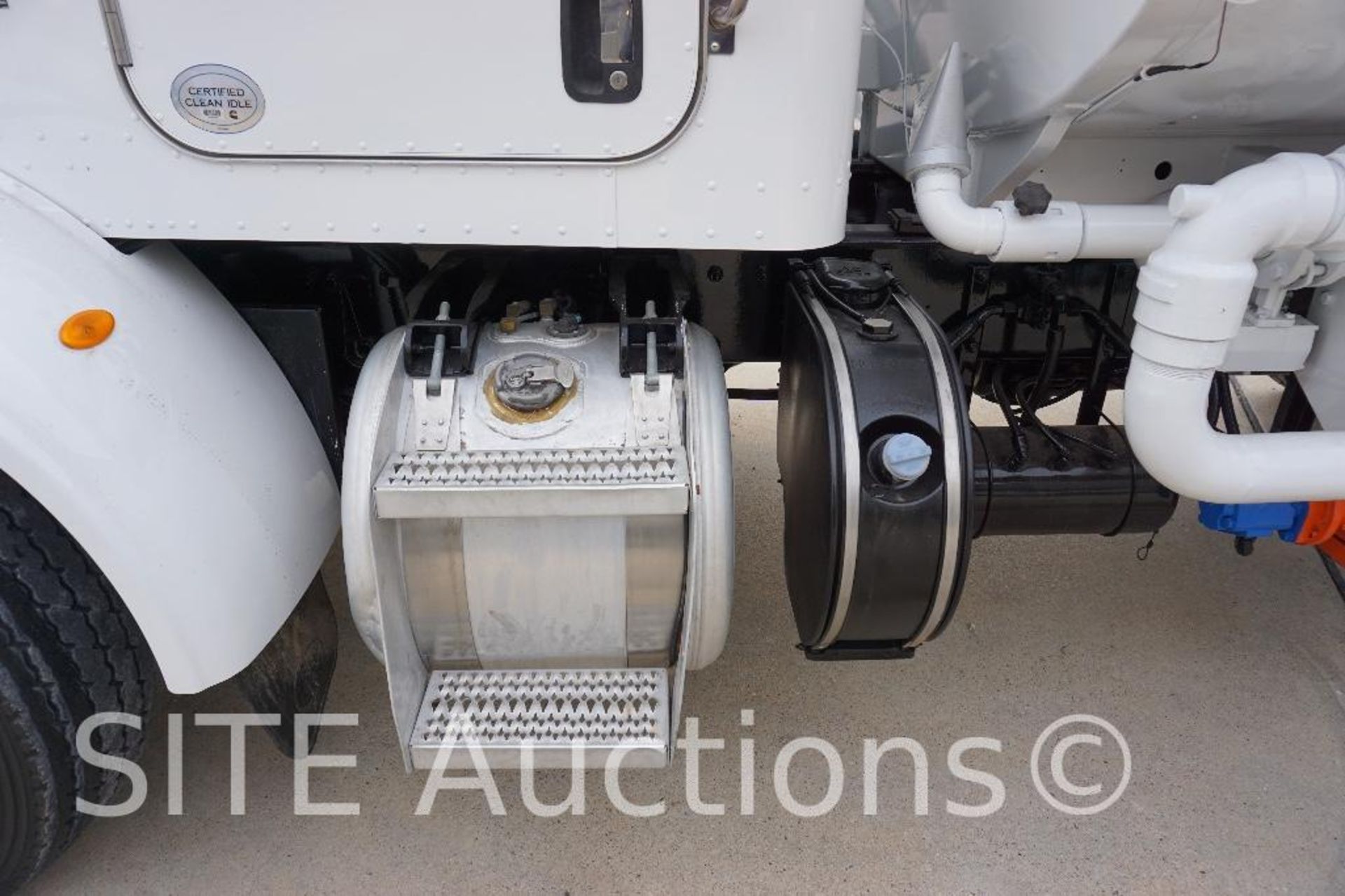 2014 Peterbilt 365 T/A Water Truck - Image 19 of 45