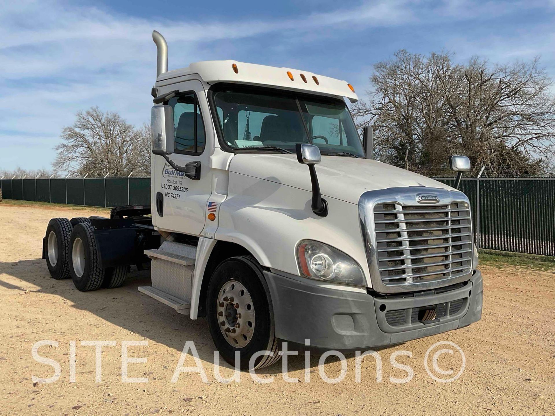 2015 Freightliner Cascadia T/A Daycab Truck Tractor - Image 3 of 31