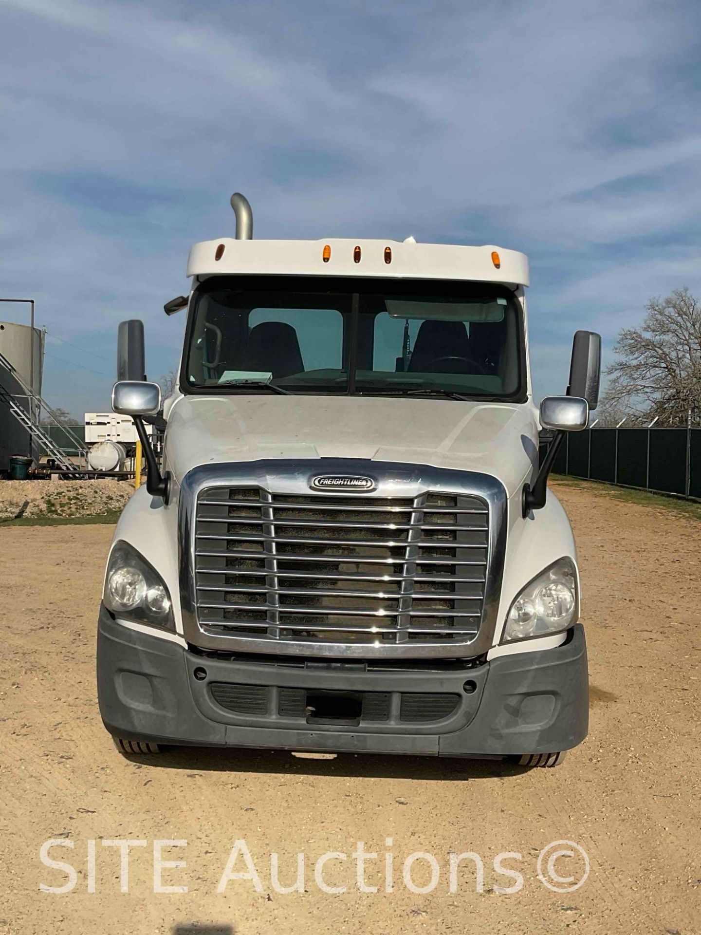 2015 Freightliner Cascadia T/A Daycab Truck Tractor - Image 2 of 31