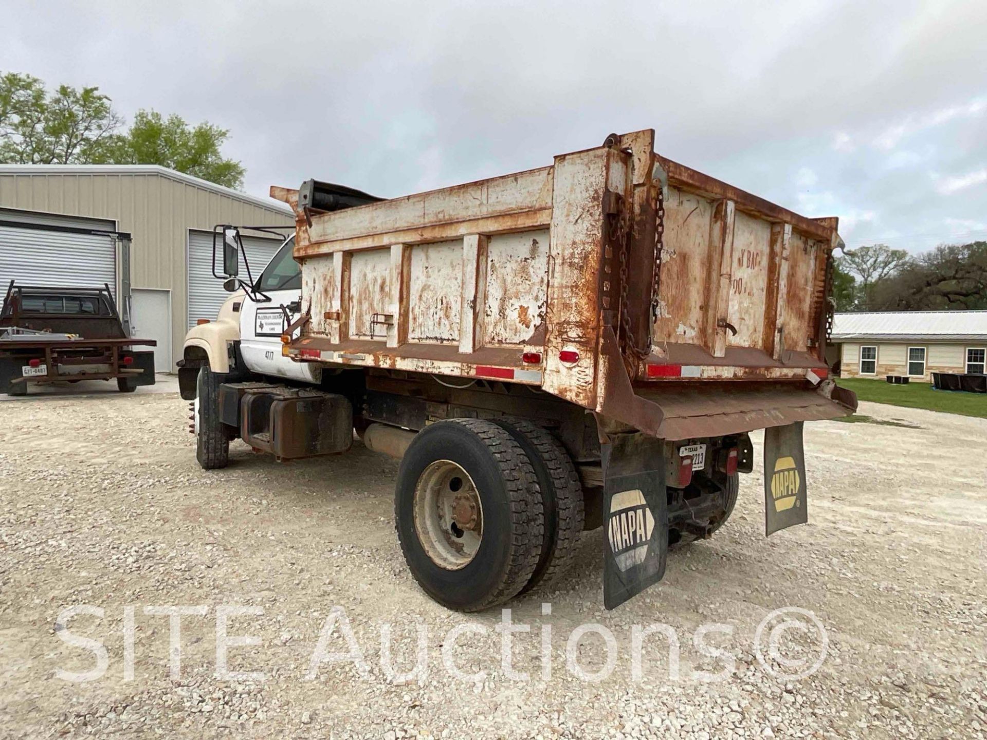 GMC S/A Dump Truck - Image 7 of 22