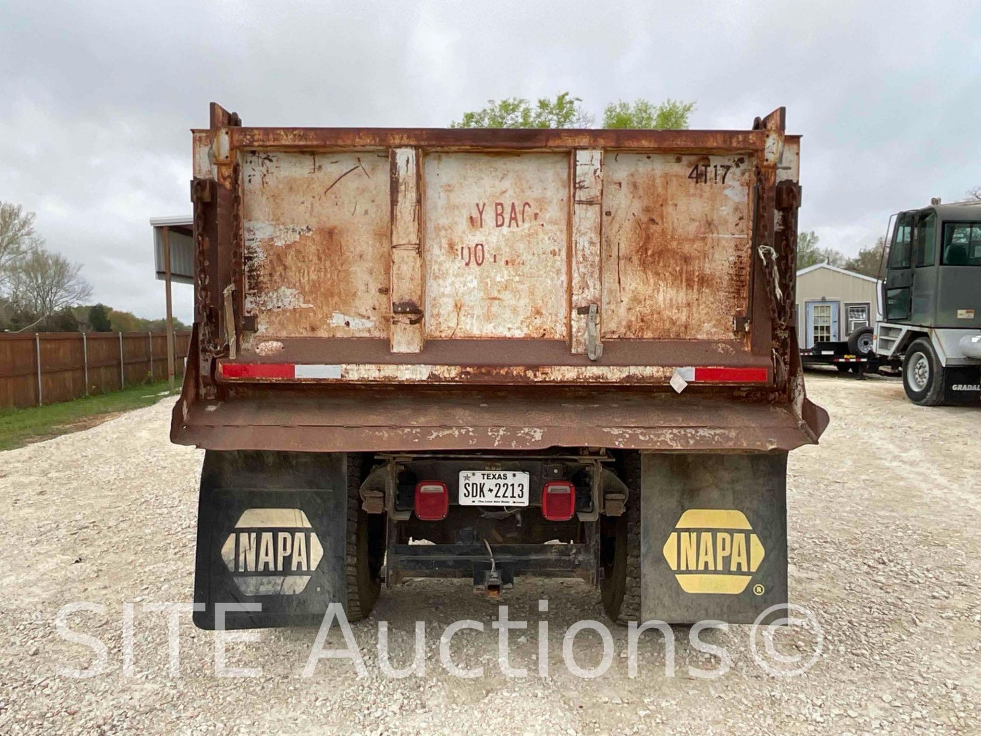 GMC S/A Dump Truck - Image 6 of 22