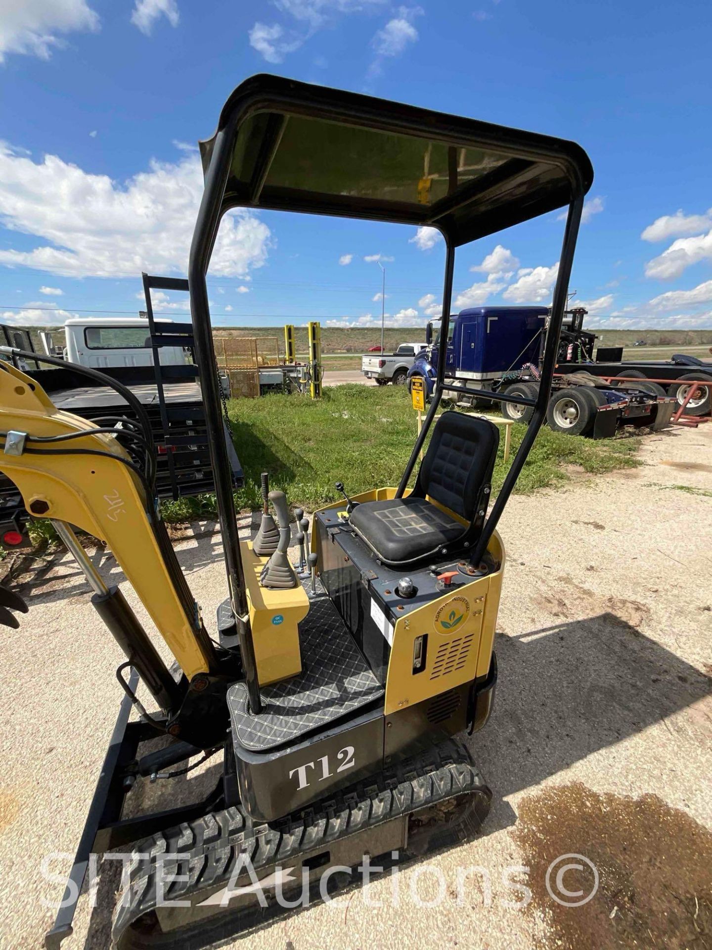 2022 Agrotk YM12 Mini Excavator - Image 8 of 16