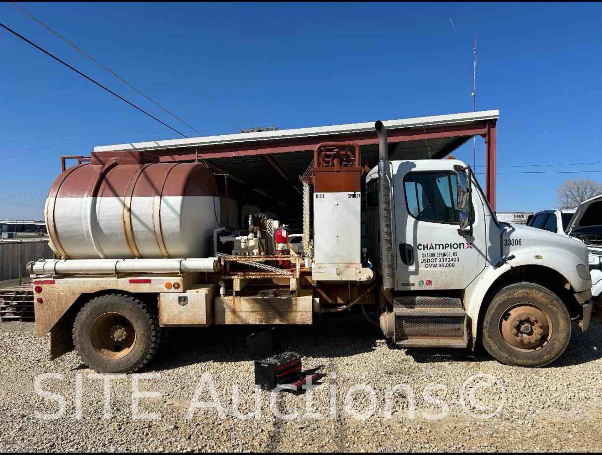 Freightliner S/A Fuel Truck - Image 3 of 5