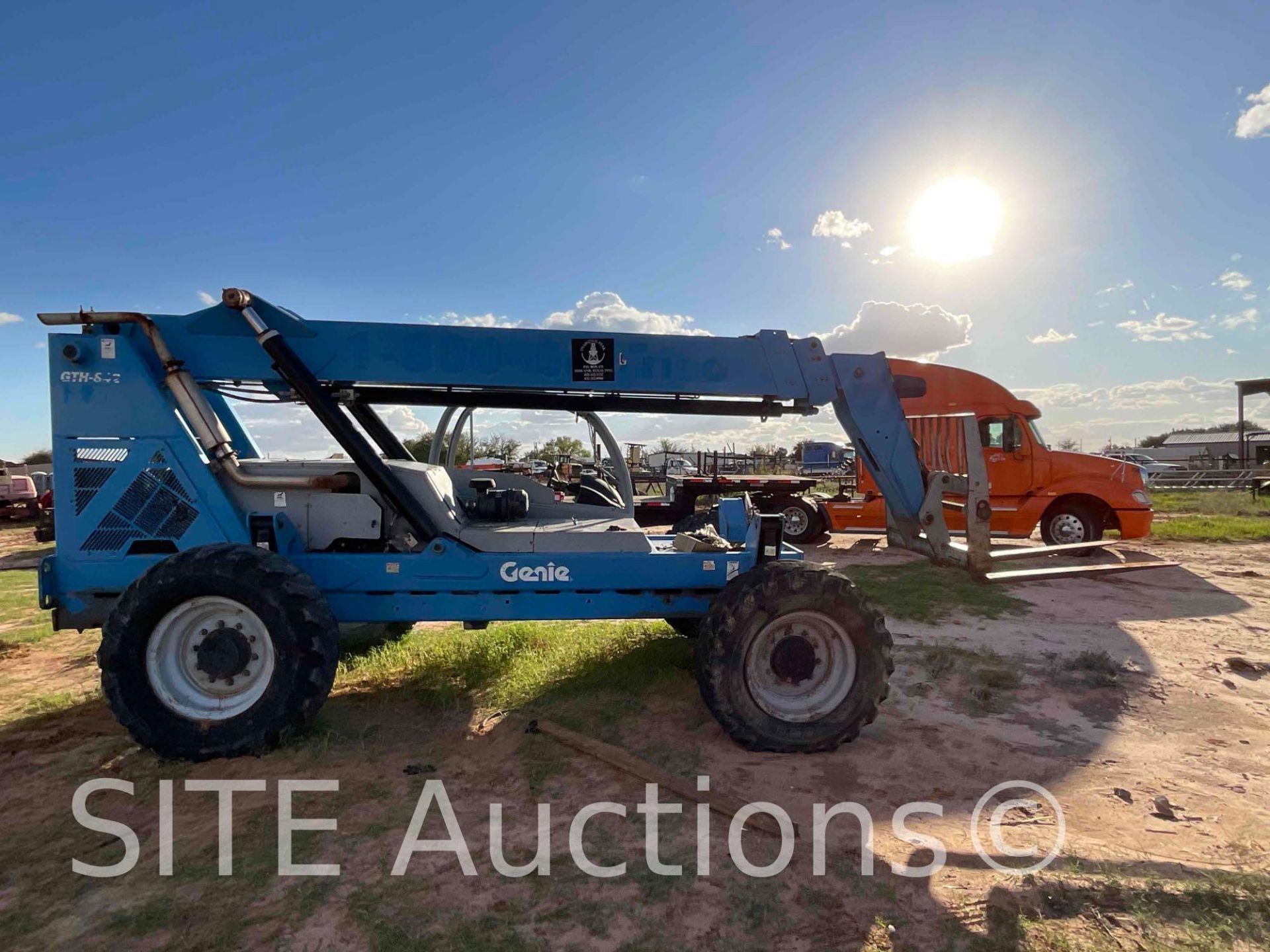 2008 Genie GTH842 4x4x4 Telescopic Forklift - Image 4 of 9