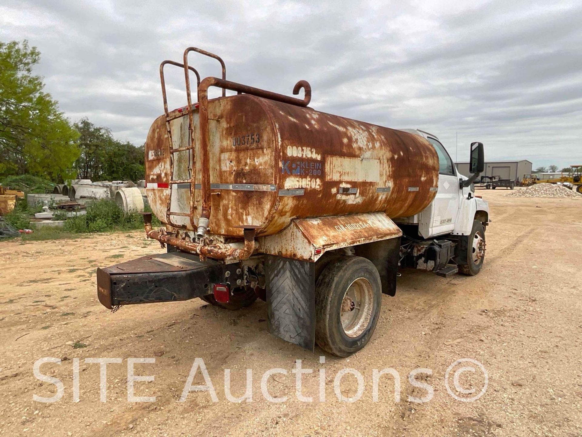 2004 Chevrolet C7500 S/A Water Truck - Image 3 of 23