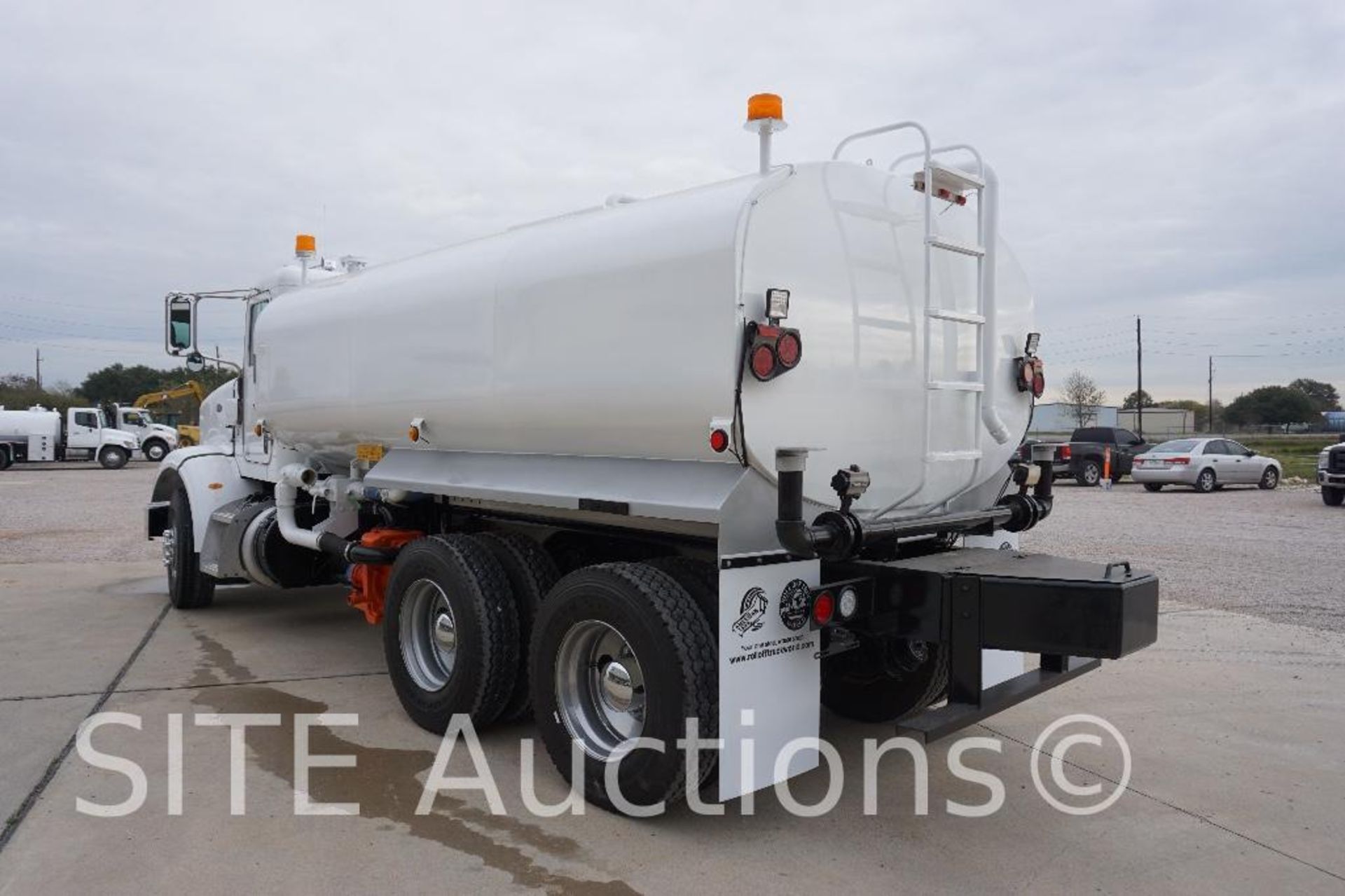 2014 Peterbilt 365 T/A Water Truck - Image 9 of 45