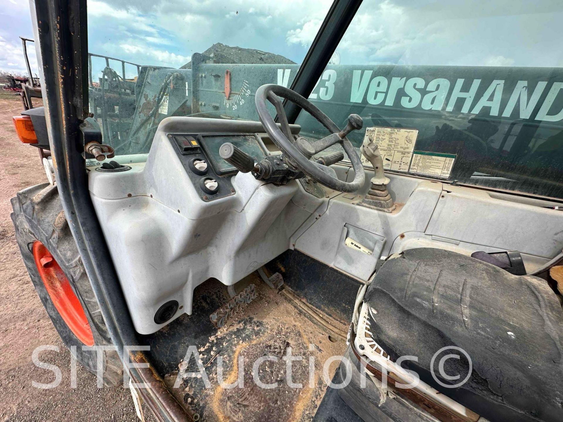 2006 Bobcat V723 VersaHandler 4x4x4 Telescopic Forklift - Image 16 of 23