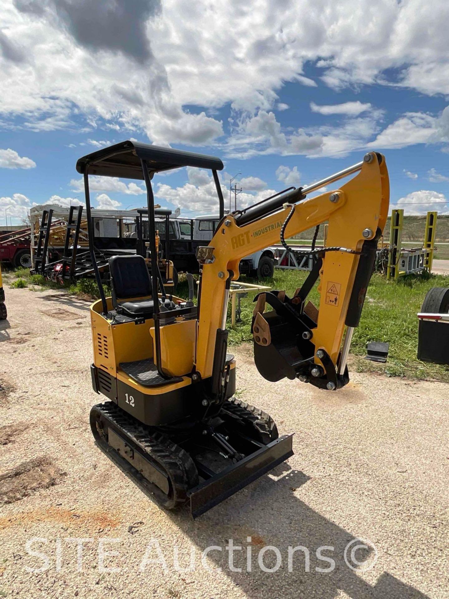 2022 Agrotk YM12 Mini Excavator - Image 3 of 18