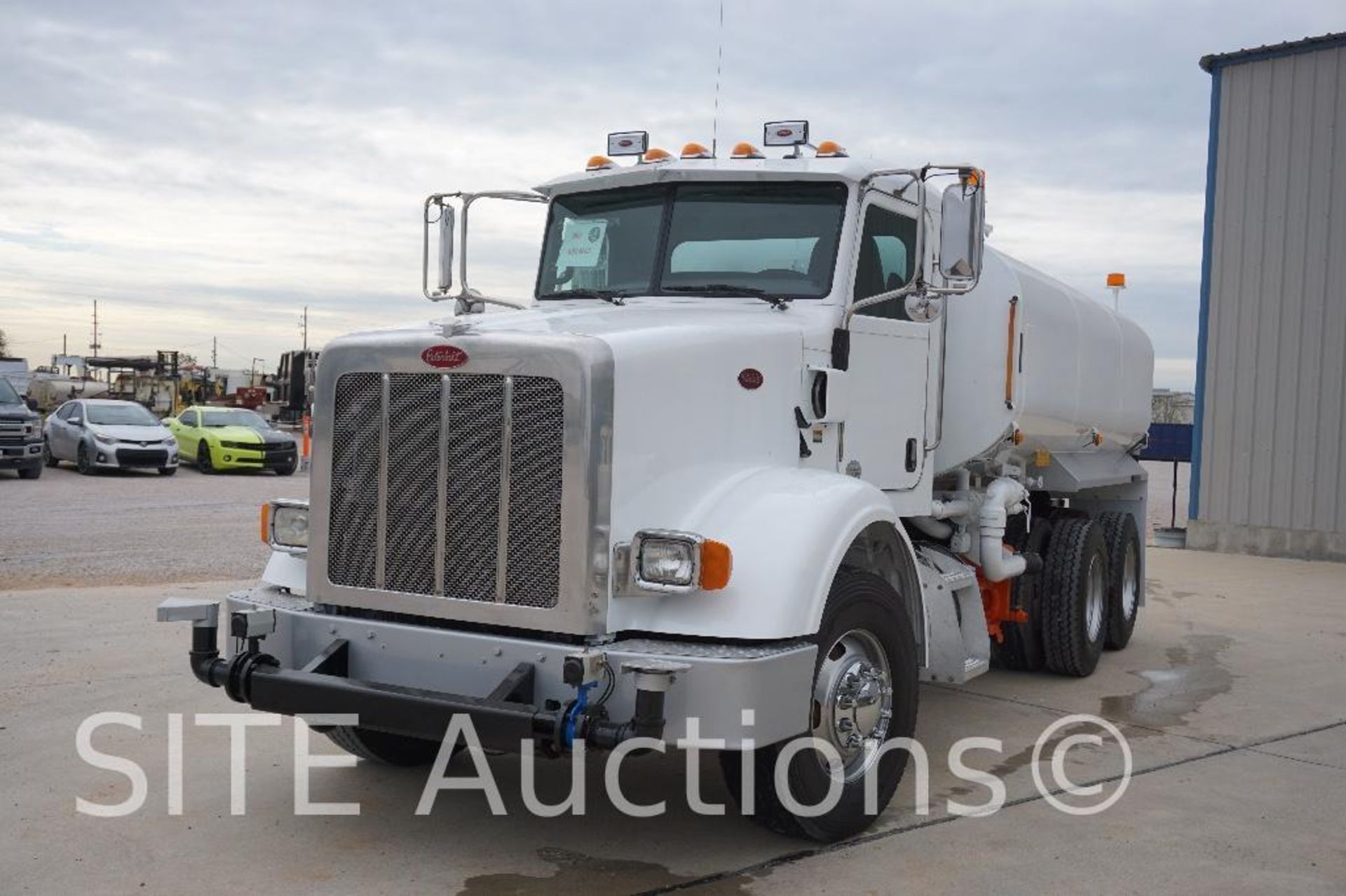 2014 Peterbilt 365 T/A Water Truck - Image 3 of 45