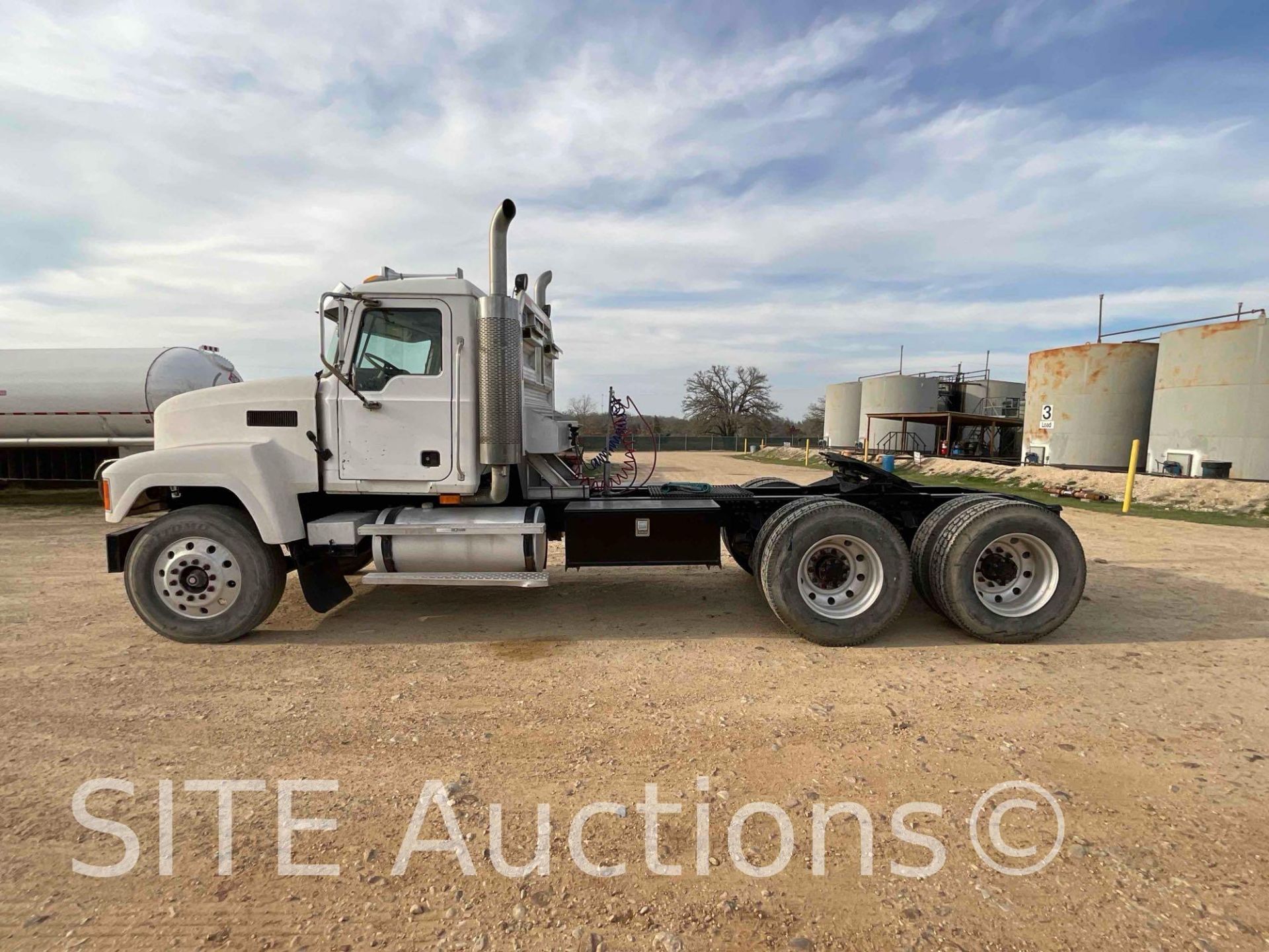 2006 Mack CHN613 T/A Daycab Truck Tractor - Image 8 of 8