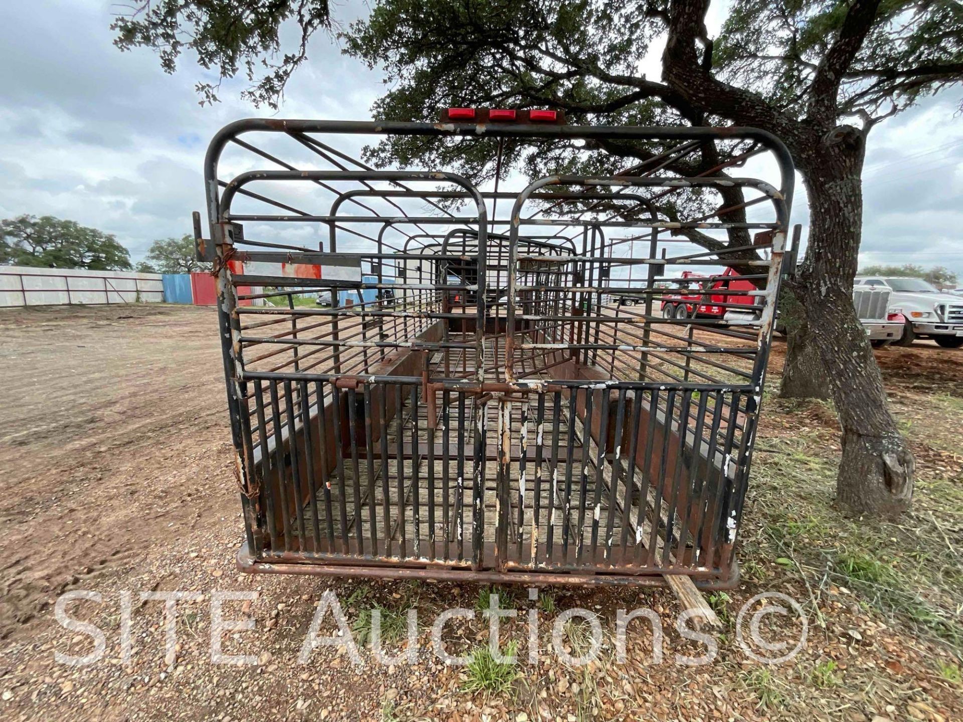 Gooseneck Tri/A Livestock Trailer - Image 9 of 17