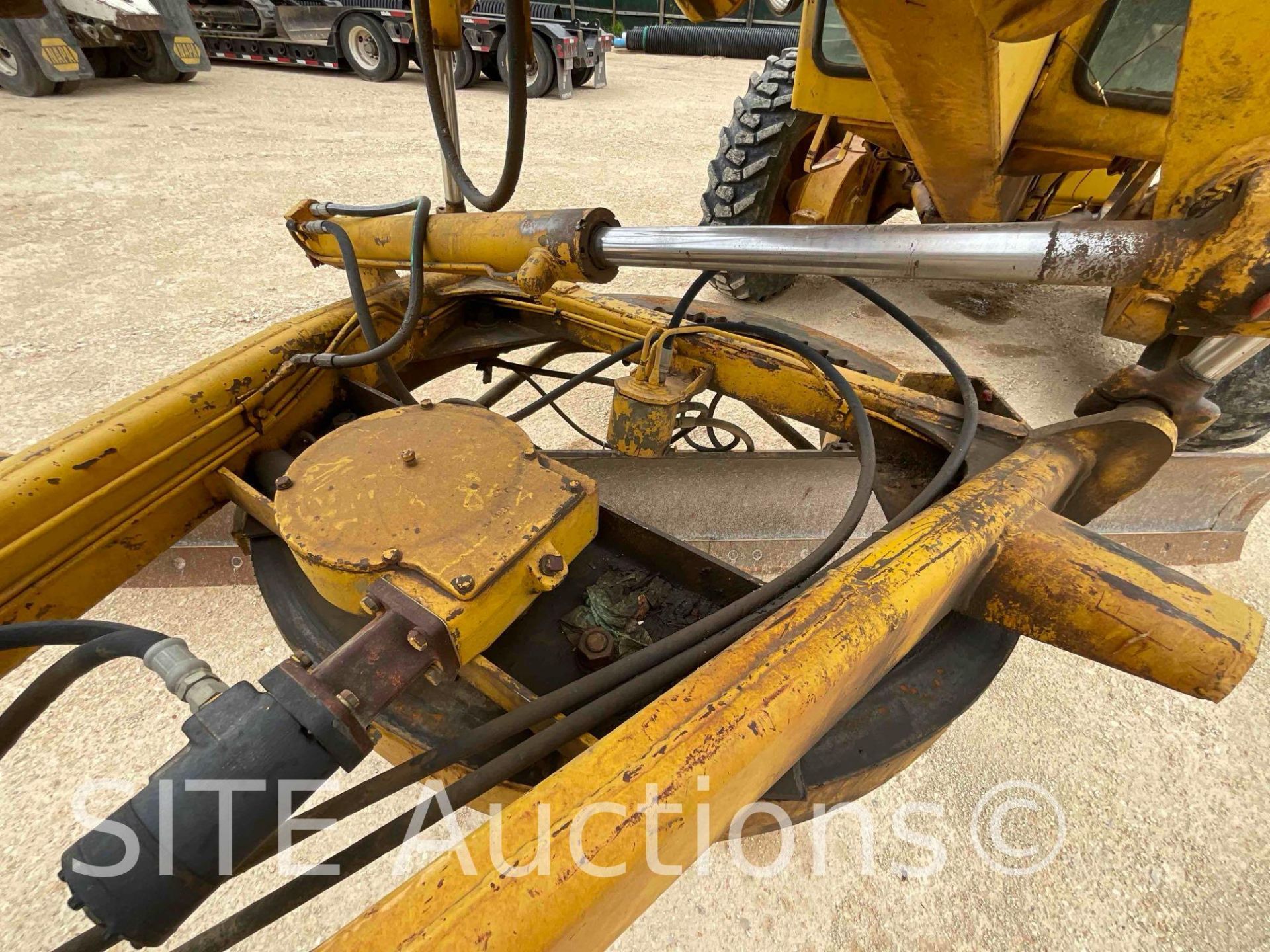 John Deere 570 Motor Grader - Image 22 of 34