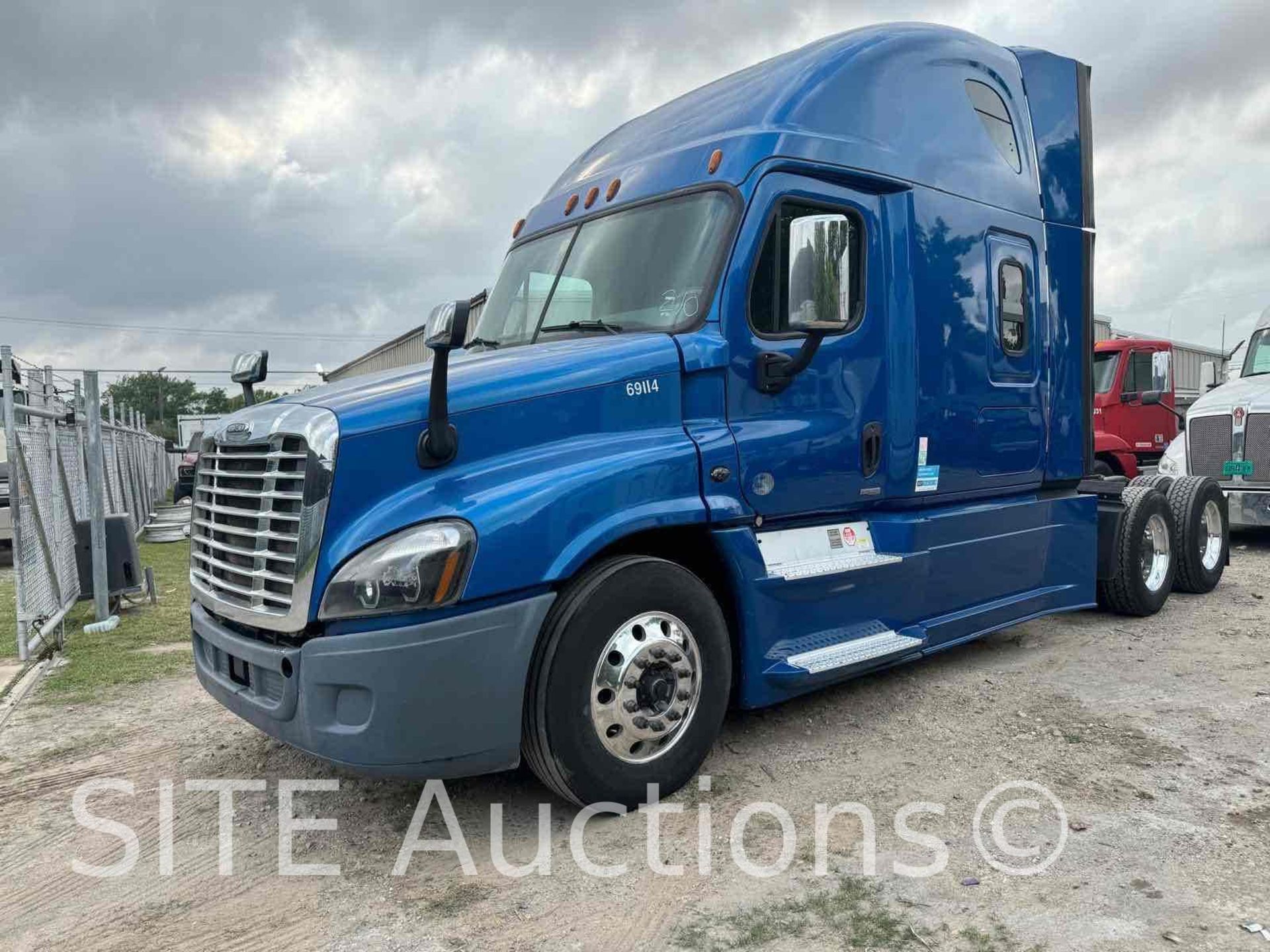 2017 Freightliner Cascadia T/A Sleeper Truck Tractor - Image 8 of 21