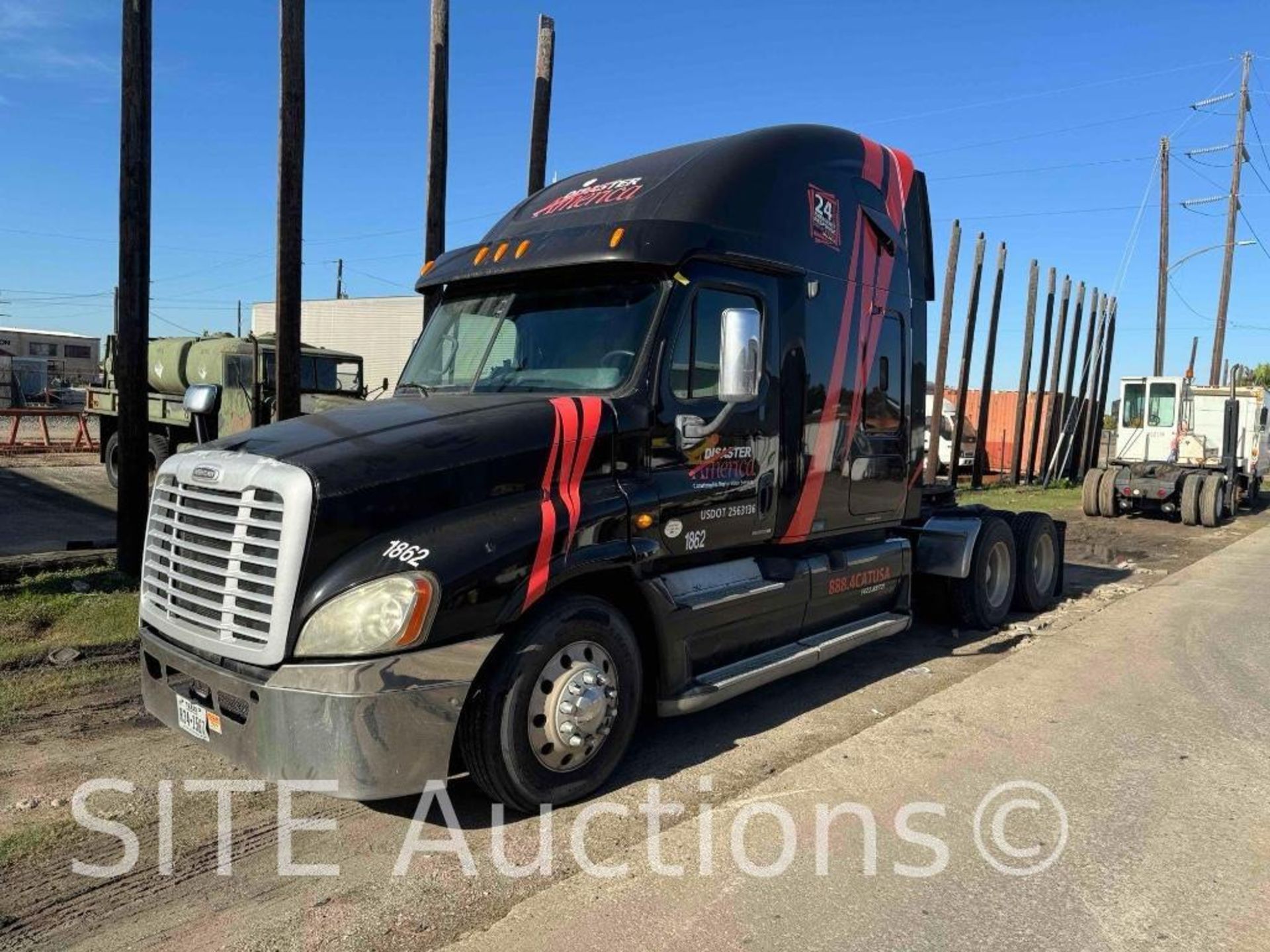 2010 Freightliner Cascadia T/A Sleeper Truck Tractor - Image 2 of 39