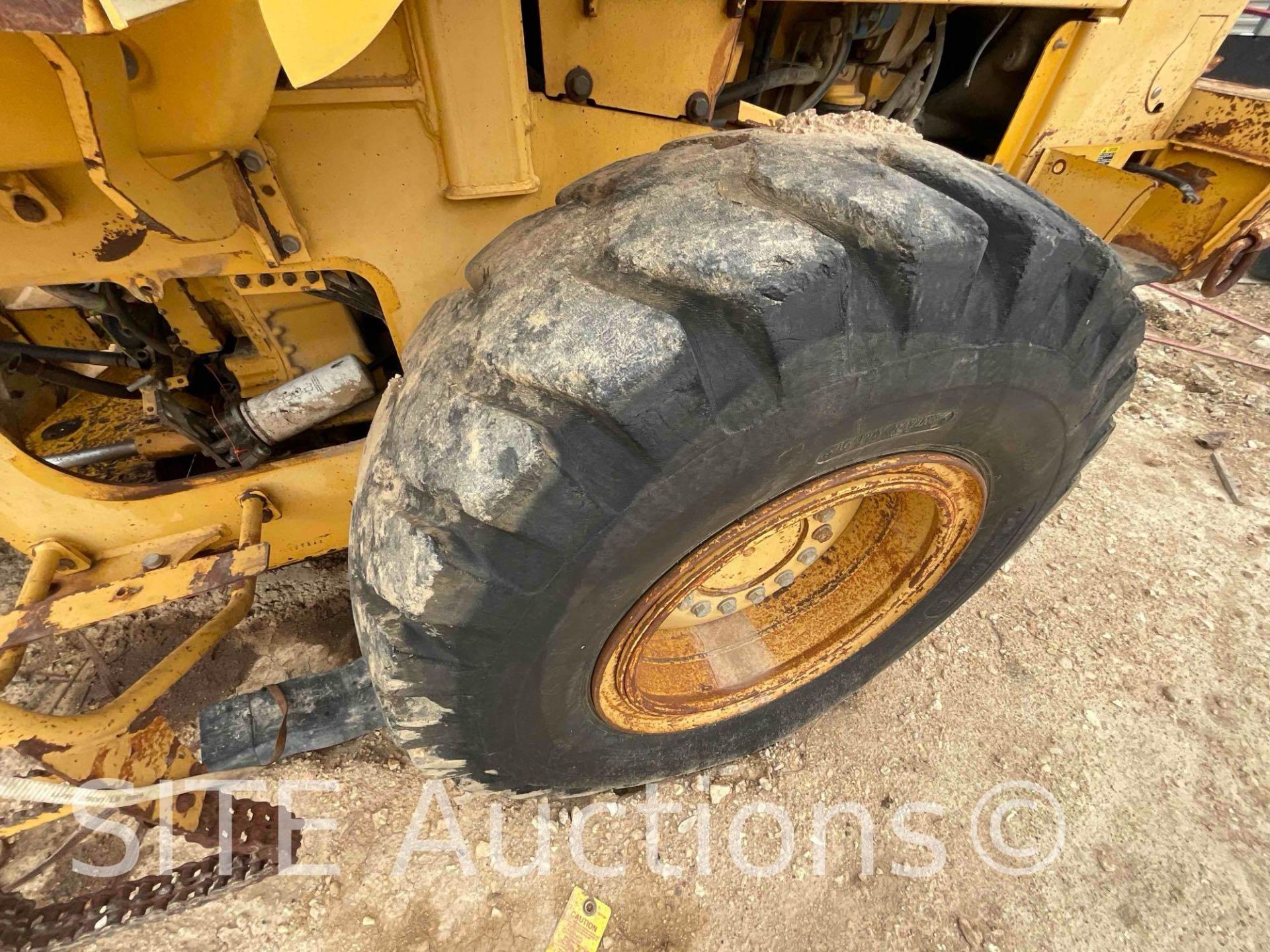 John Deere 444H Wheel Loader - Image 11 of 25