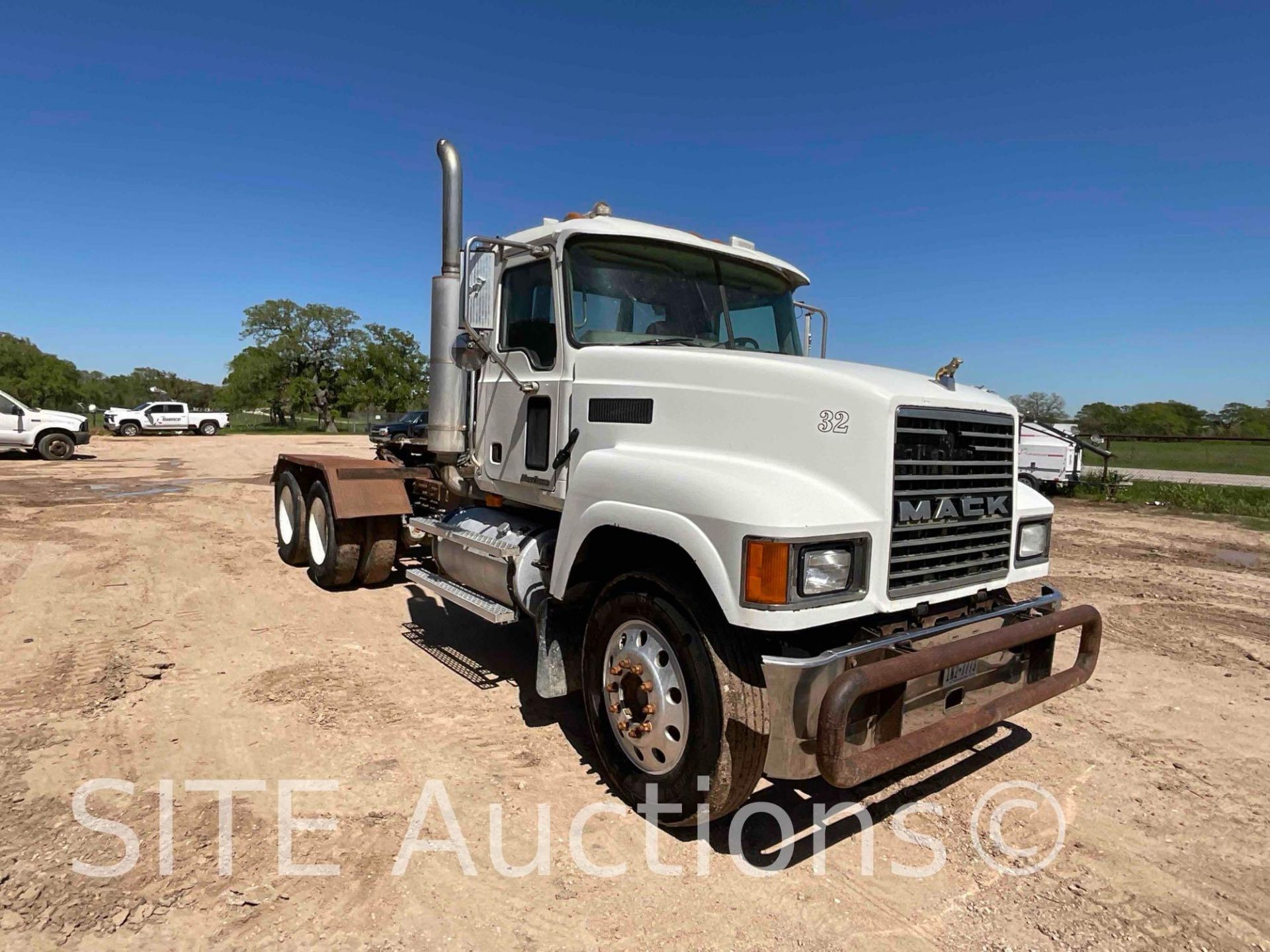 2007 Mack CHN613 T/A Daycab Truck Tractor - Image 3 of 37
