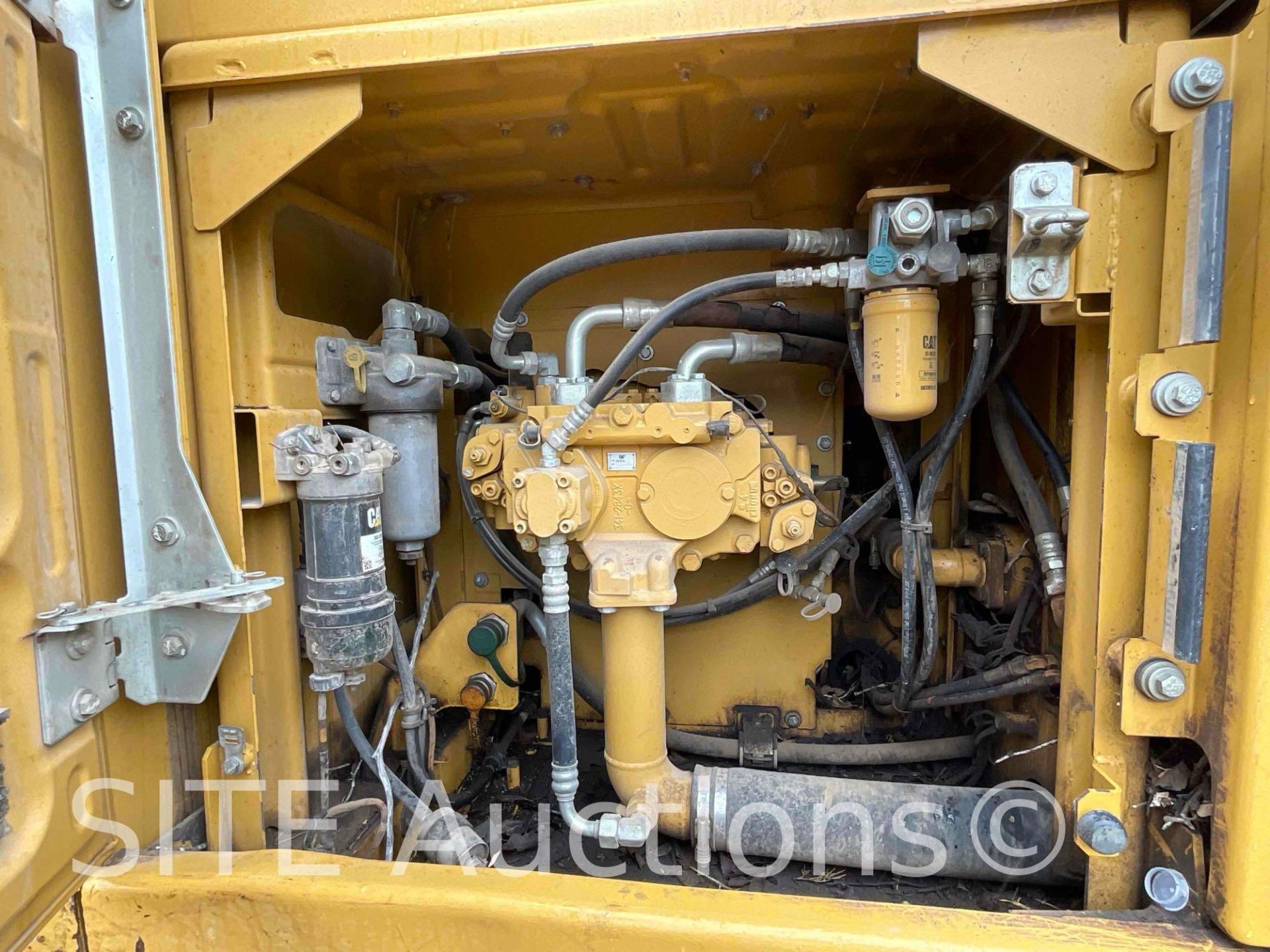 2014 CAT 320E L Hydraulic Excavator - Image 15 of 31